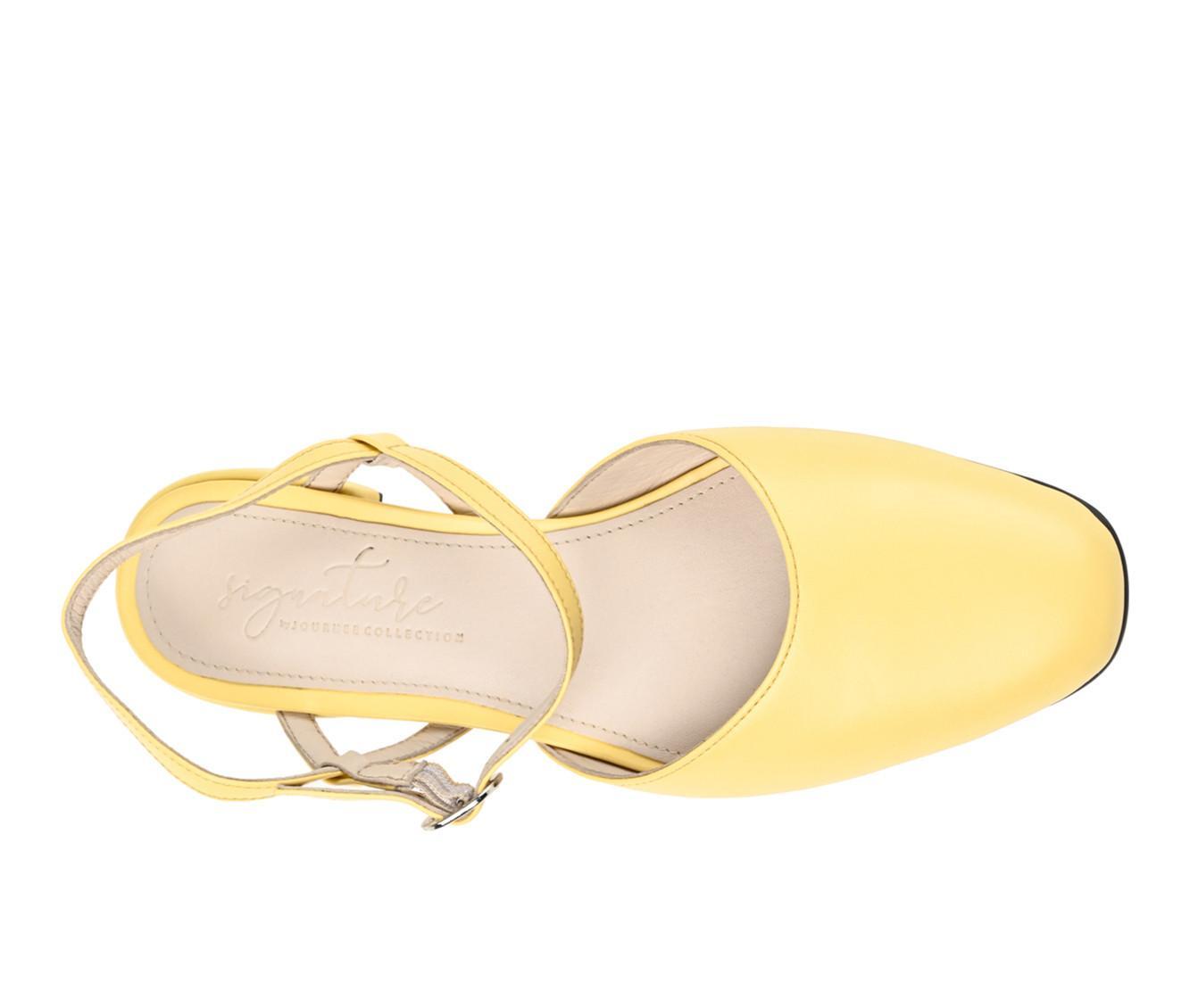 Women's Journee Signature Amannda Flats Product Image
