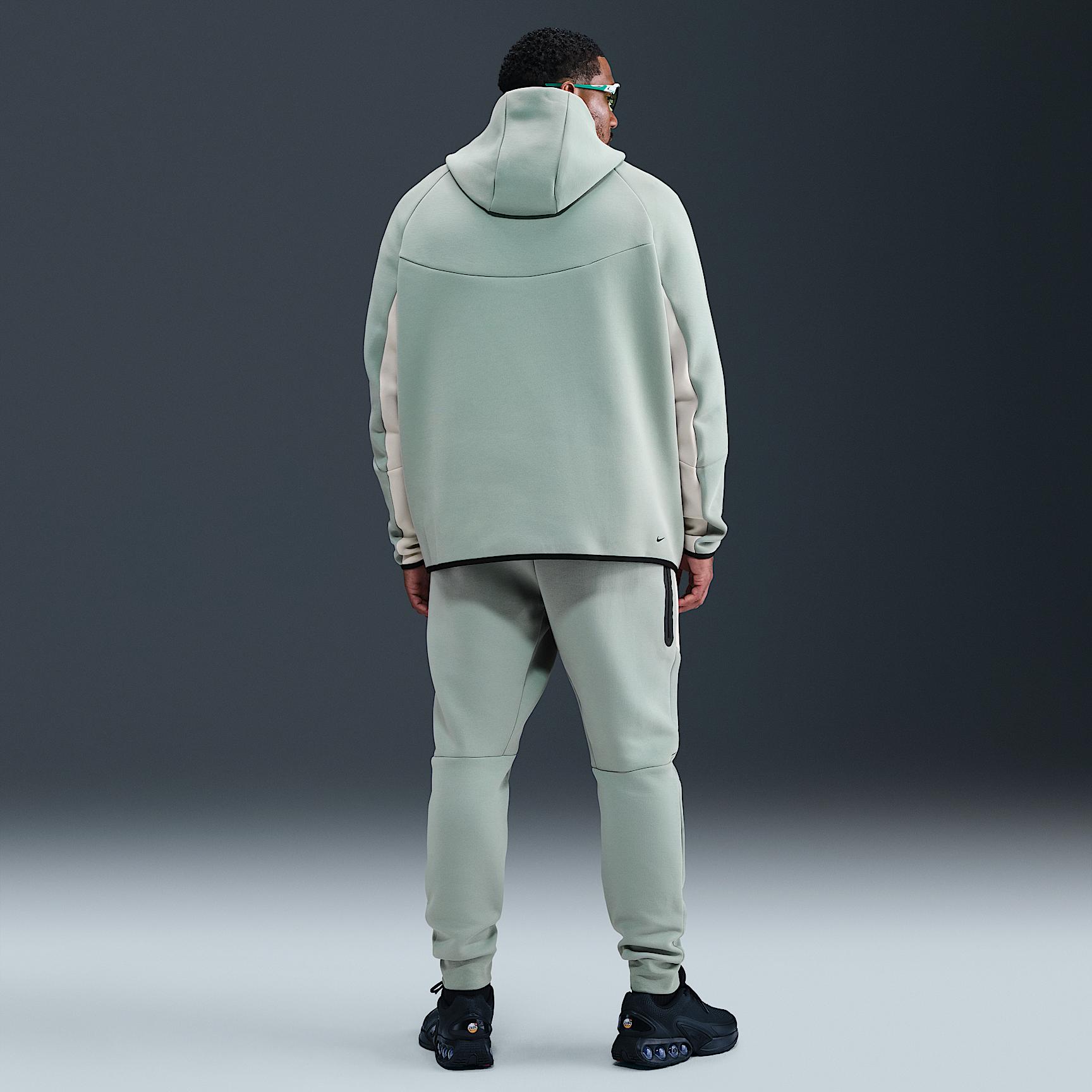 Nike Men's Tech Fleece Jogger Pants Product Image