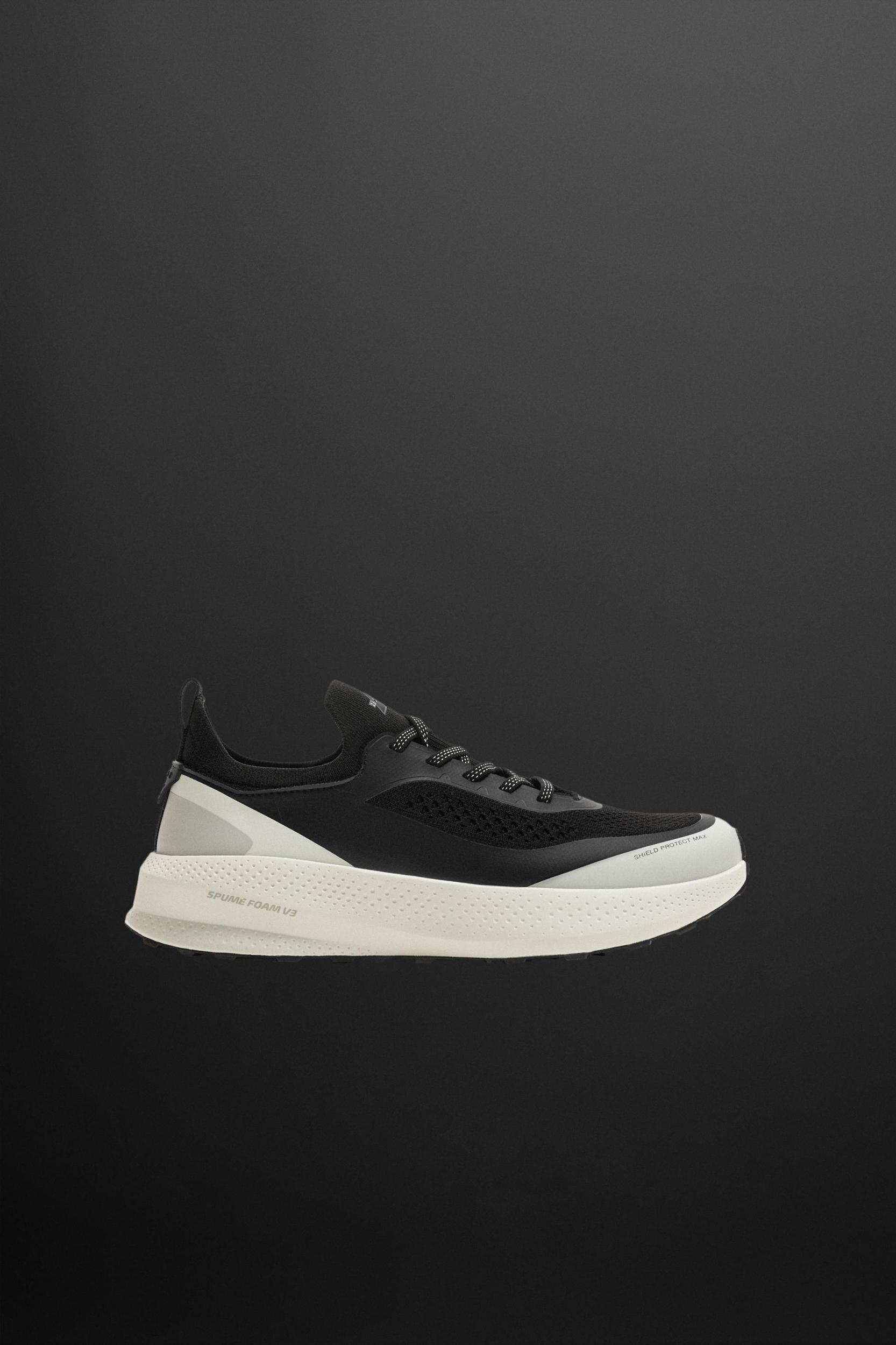 RUNNING SNEAKERS Product Image