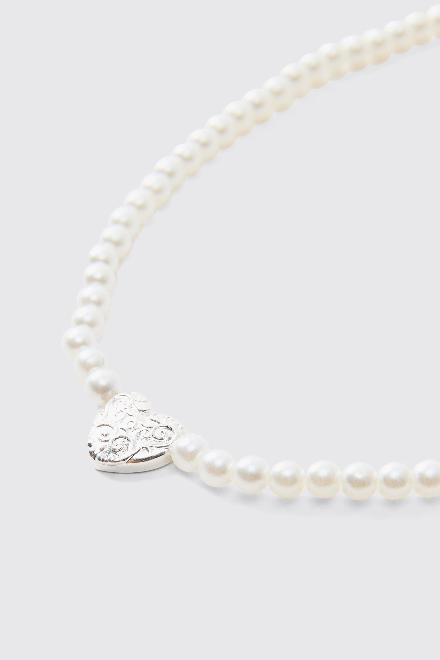 Pearl Necklace With Heart Pendant | boohooMAN USA Product Image