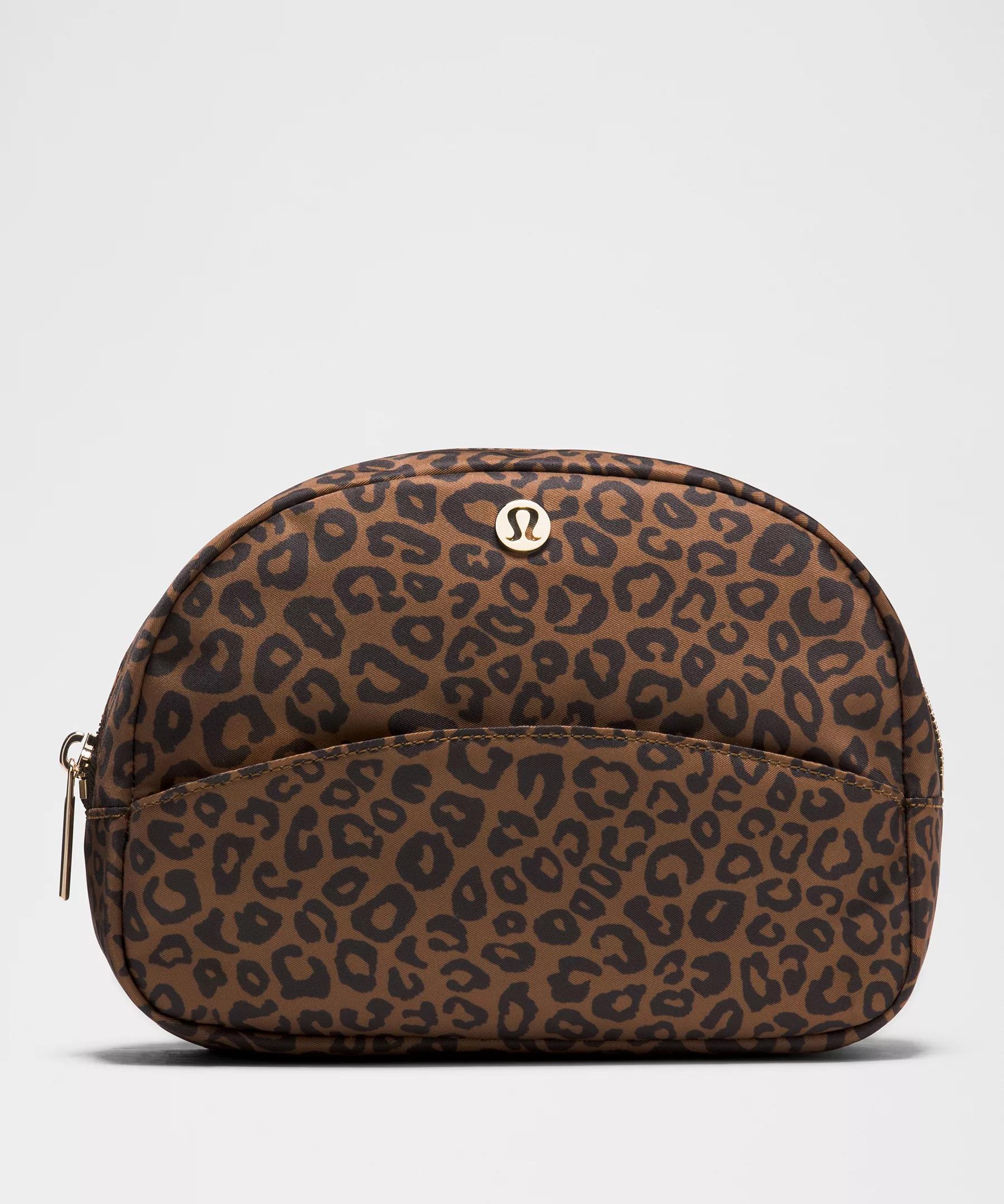 City Essentials Pouch 4L Product Image