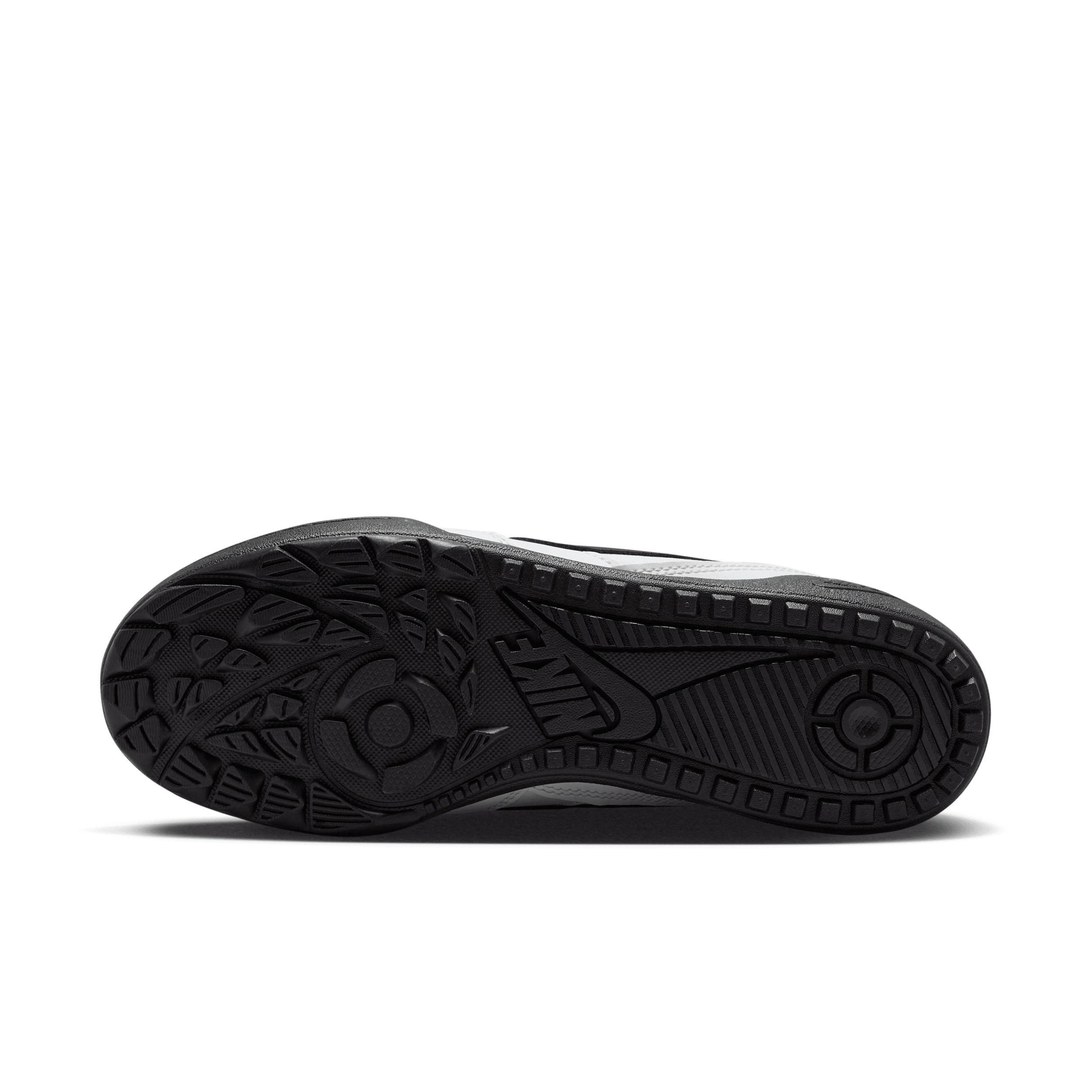 Nike Womens Terra Manta Shoes | HQ1940-100 Product Image