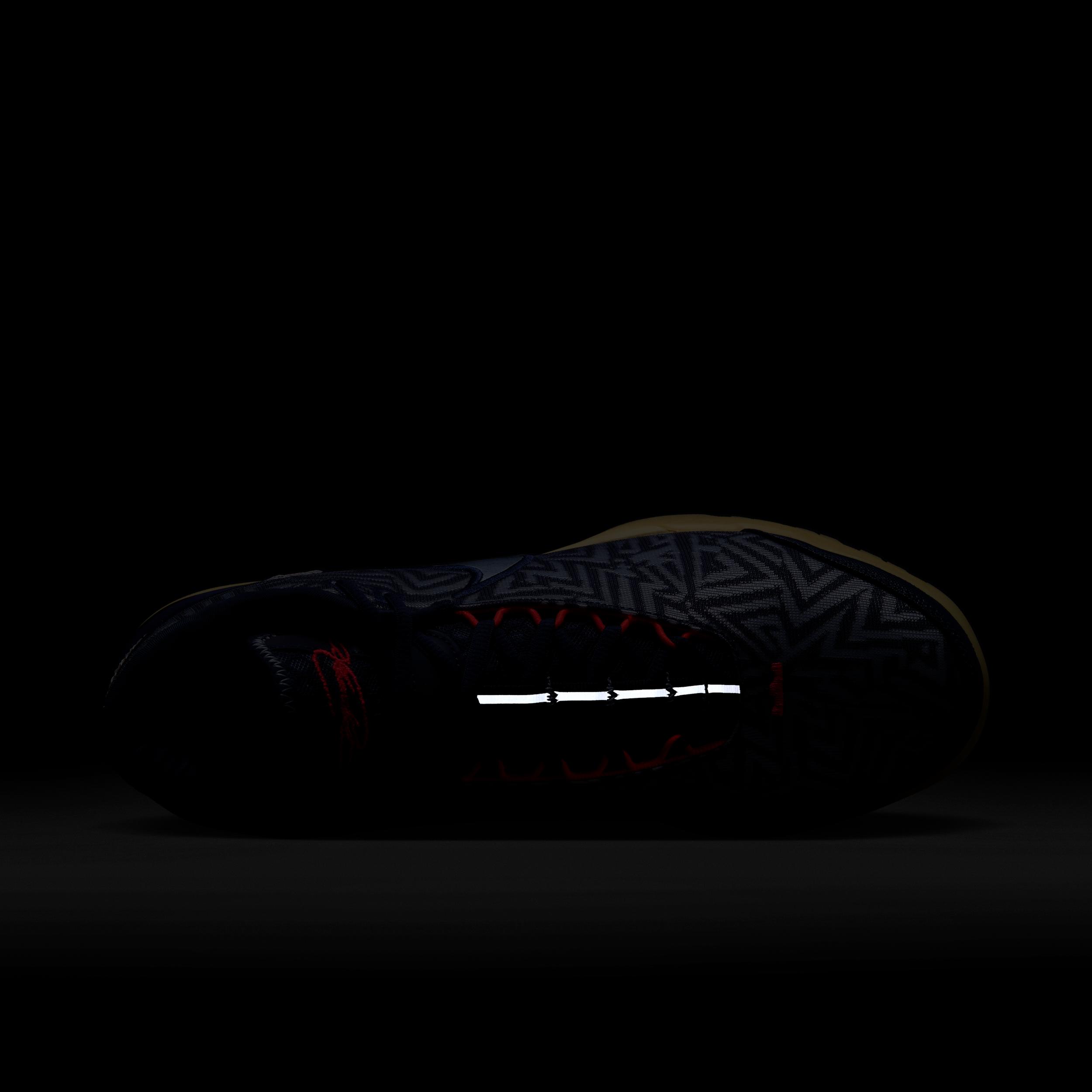 Nike Men's LeBron NXXT Genisus Basketball Shoes Product Image