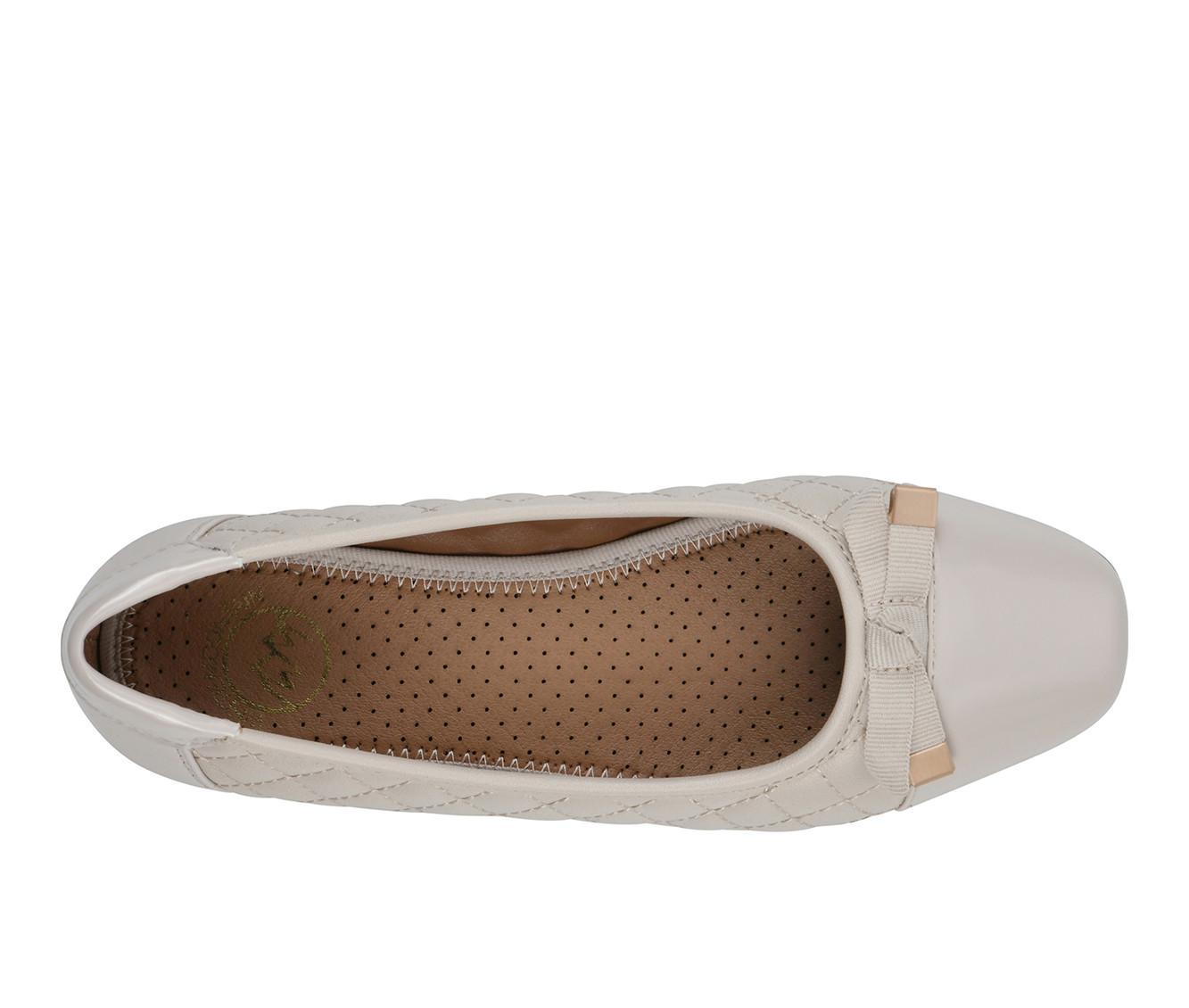 Women's White Mountain Bocah Flats Product Image
