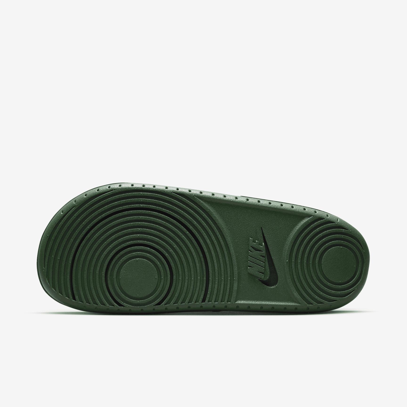 Nike Offcourt (Green Bay Packers) Offcourt Slides Product Image
