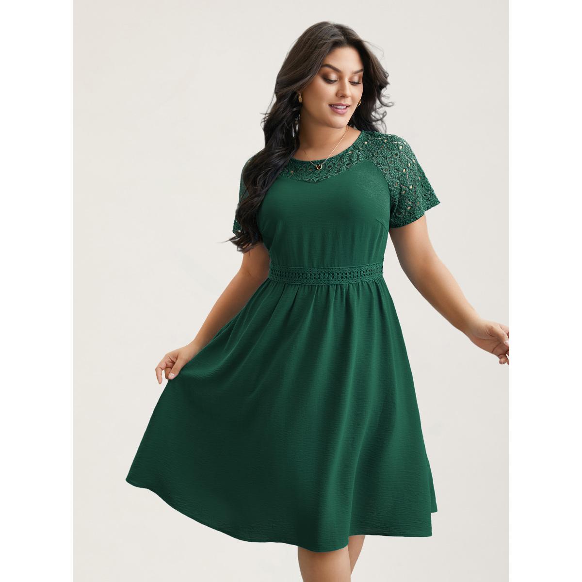 Plus Size Lace Cut-Out Raglan Sleeve Pockets Midi Dress DarkGreen Women Timeless Woven ribbon&lace trim Round Neck Short sleeve Curvy BloomChic 28/5X Product Image