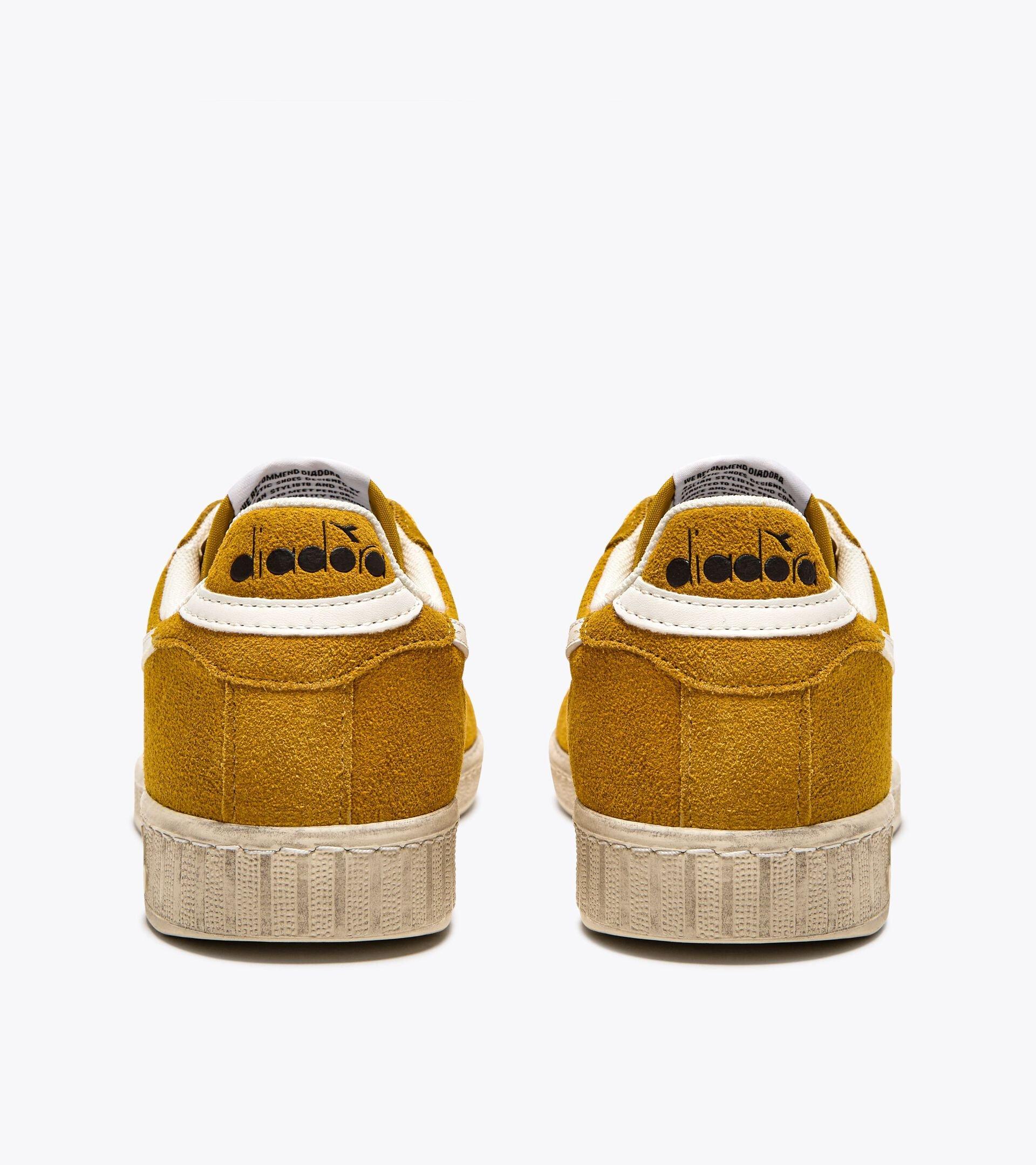 GAME L LOW SUEDE WAXED Product Image