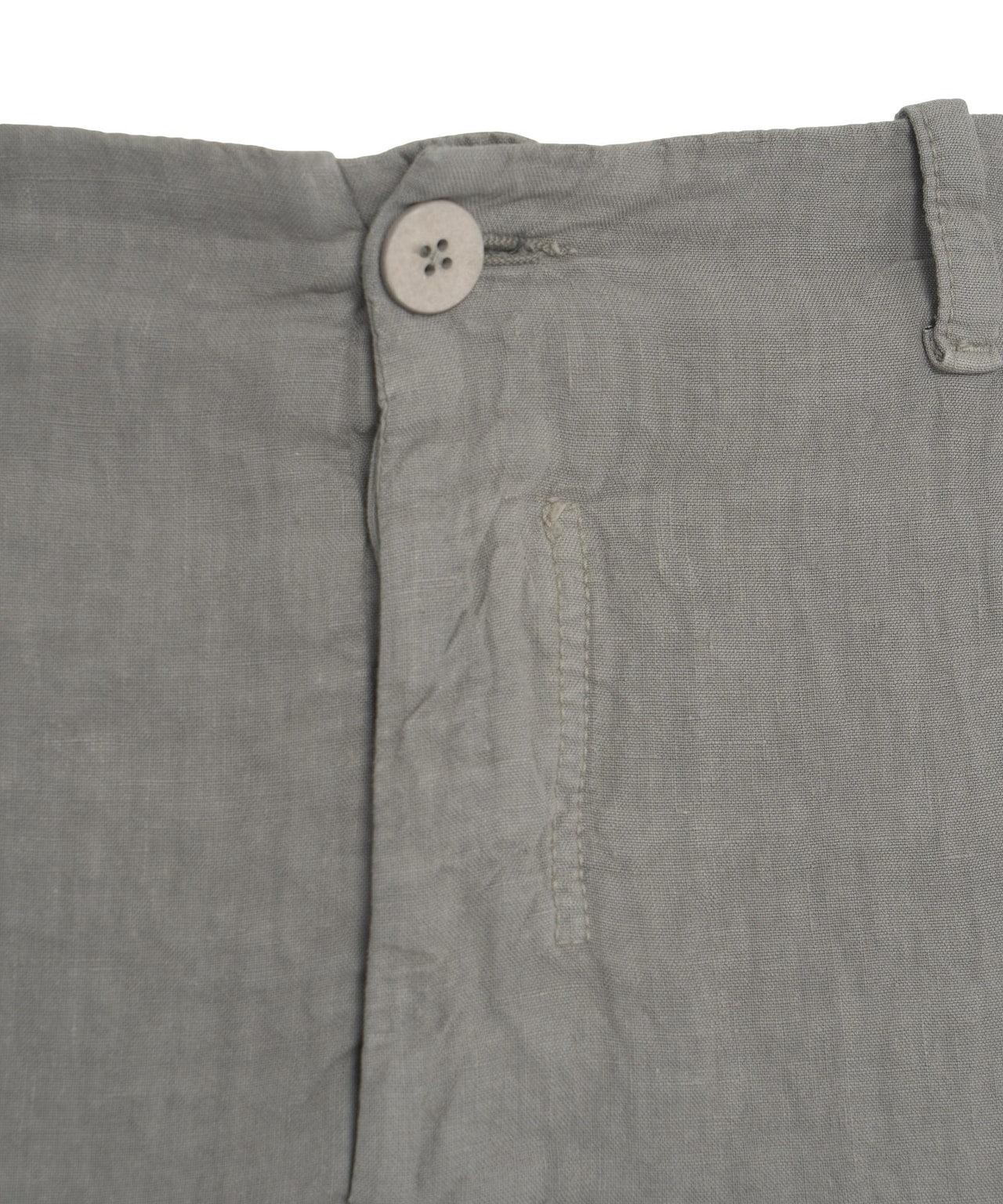 Cargo shorts in linen Product Image
