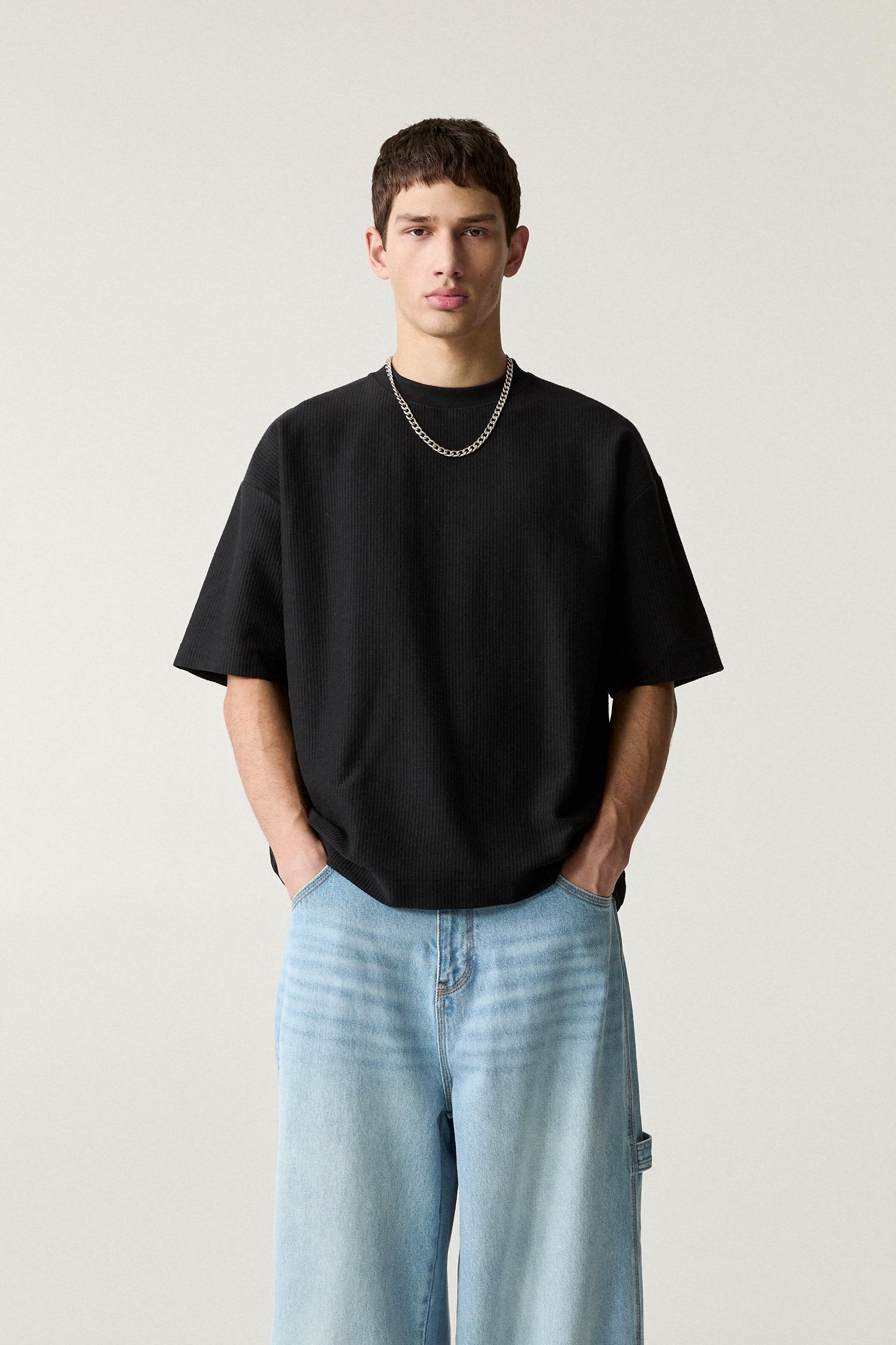 Textured short sleeve sweatshirt Product Image