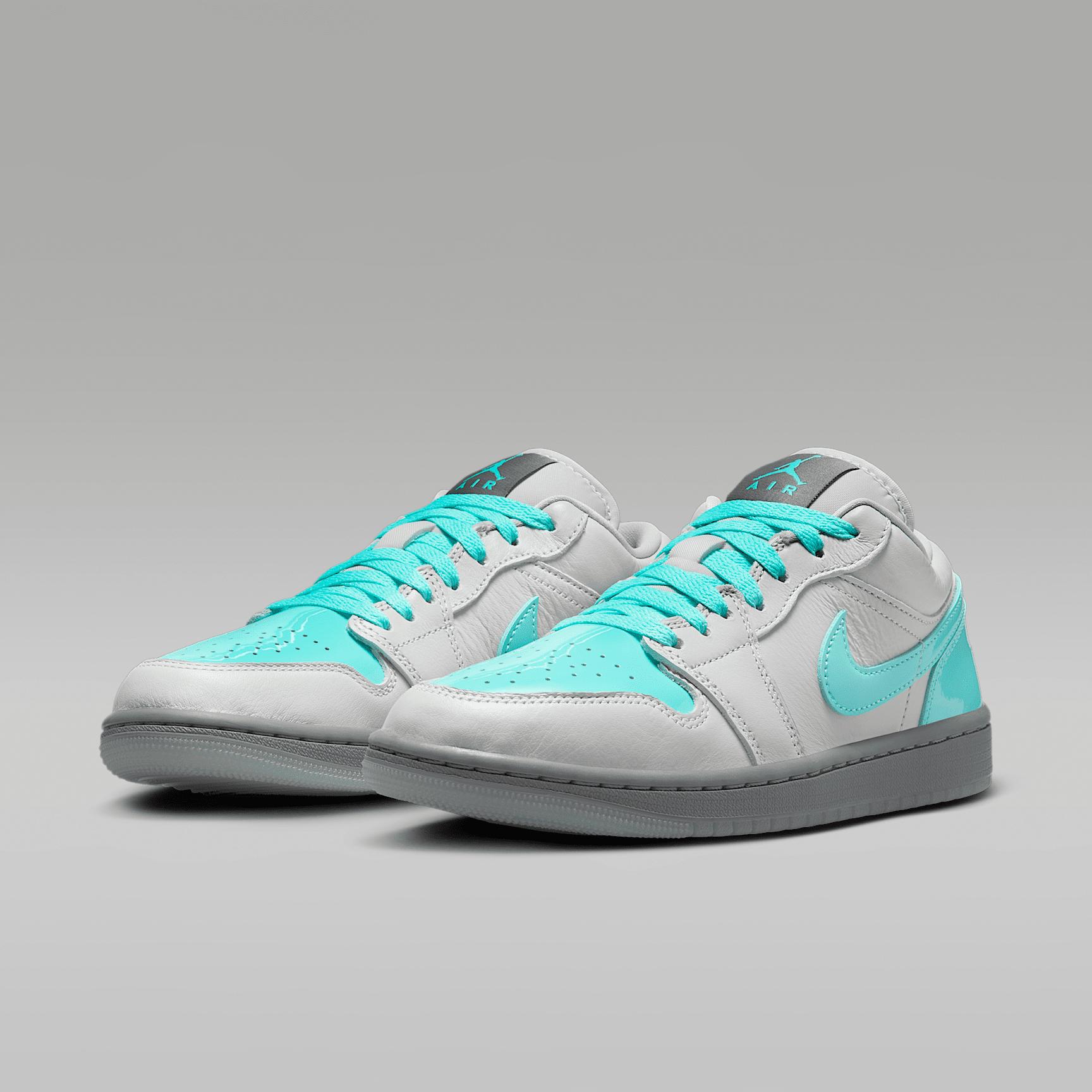 Air Jordan 1 Low SE Women's Shoes Product Image