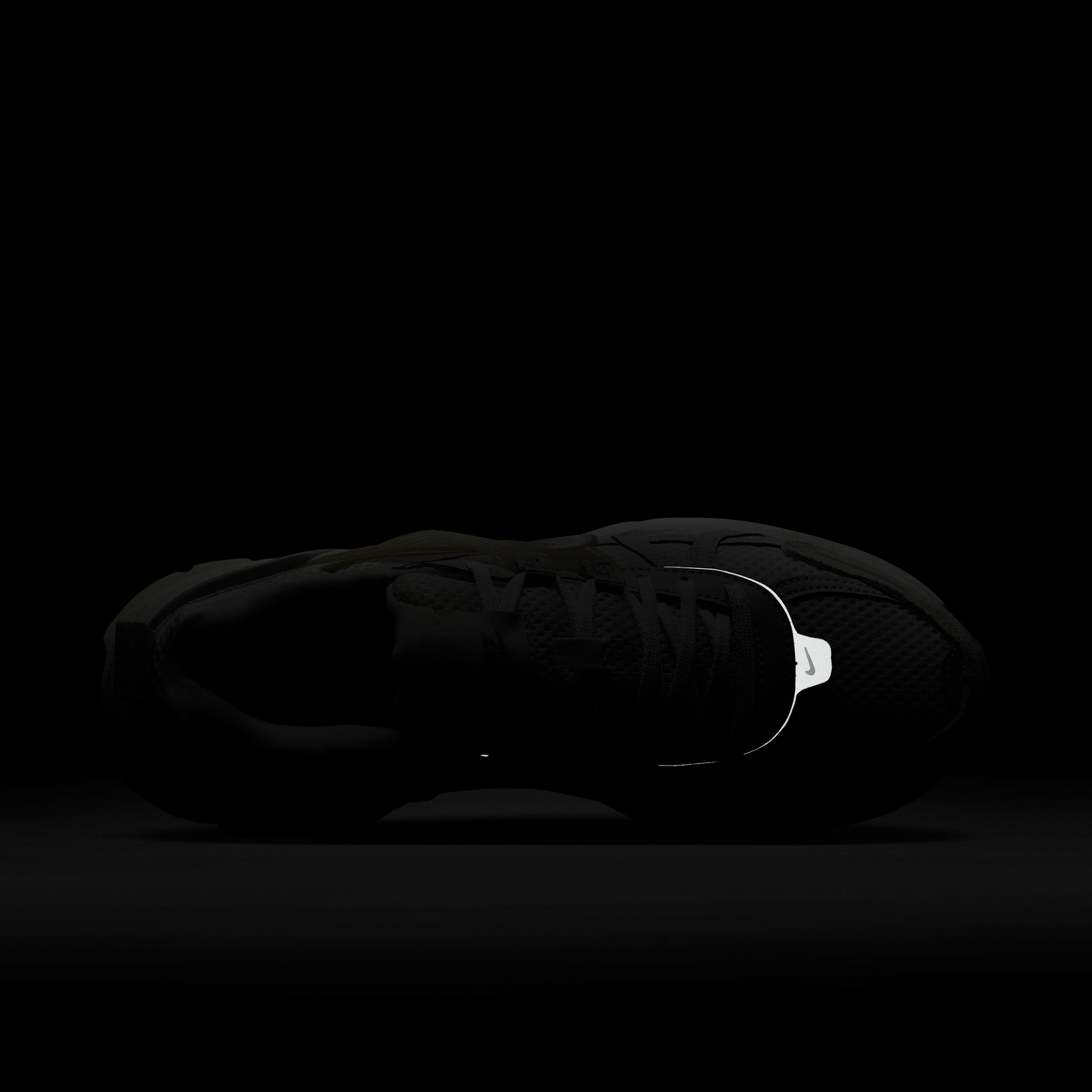Nike Women's V2K Run Shoes Product Image
