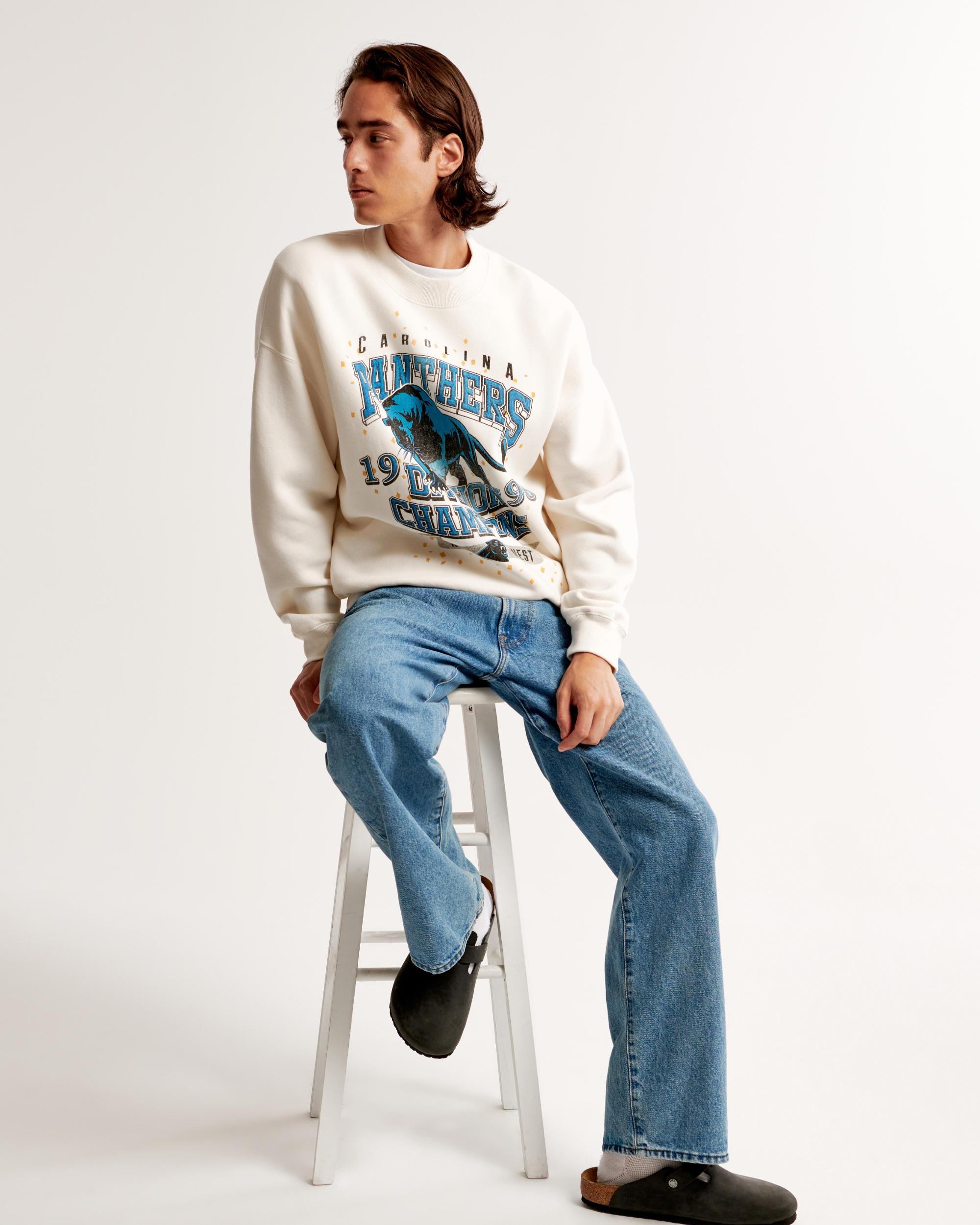 New England Patriots Graphic Crew Sweatshirt Product Image