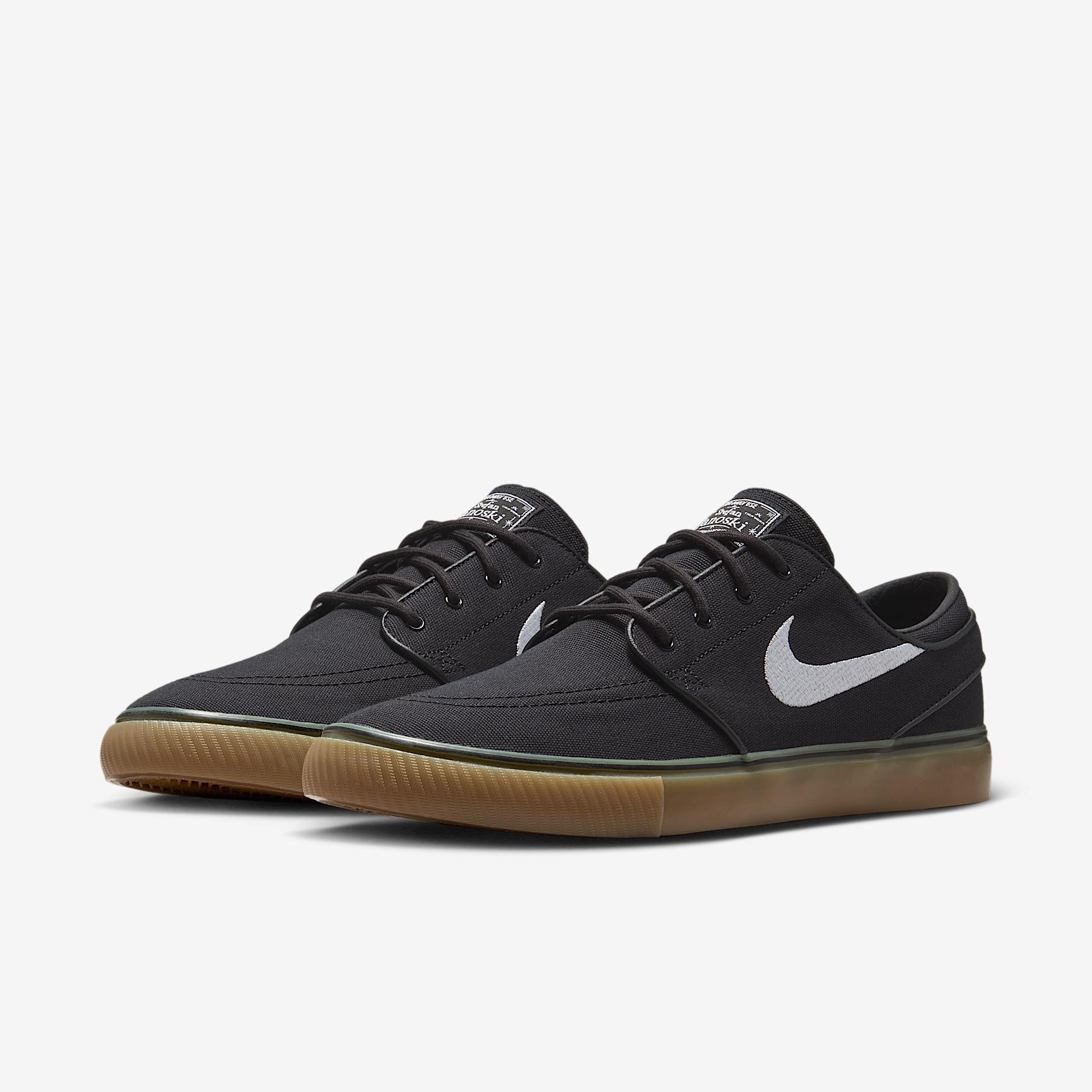 Mens Nike SB Zoom Janoski OG+ Canvas Skate Shoes | HQ1655-001 Product Image