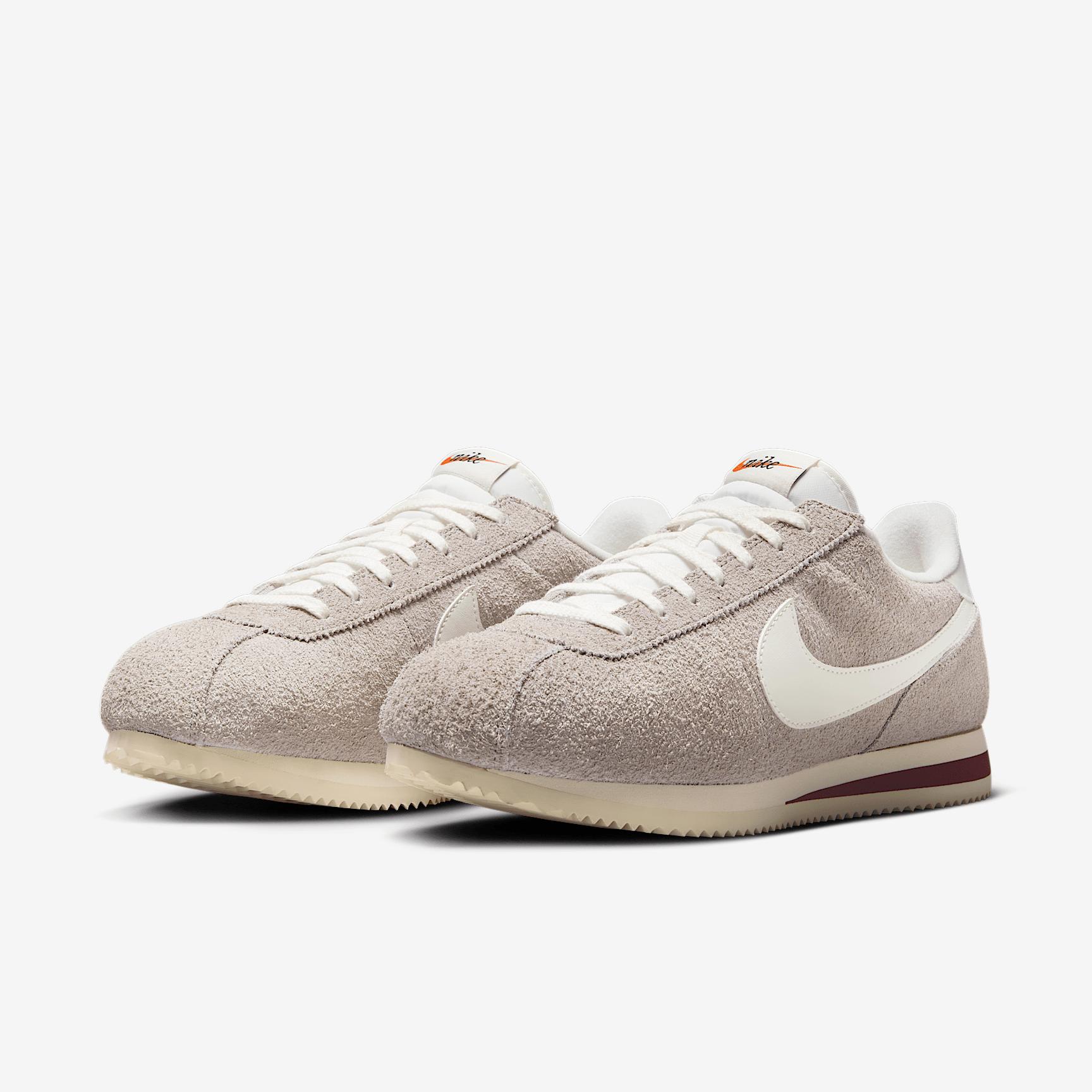 Mens Nike Cortez SE Suede Casual Shoes Product Image