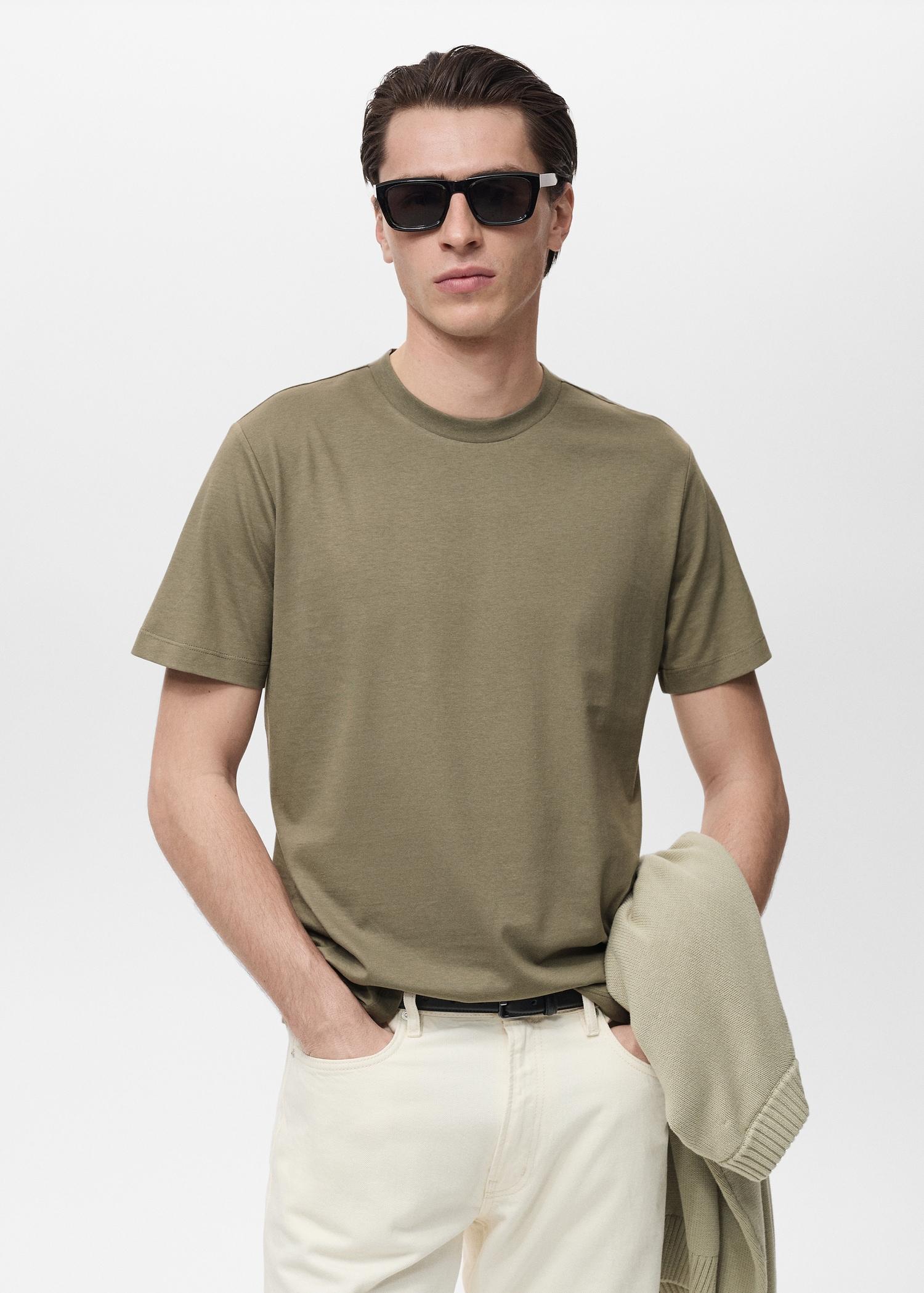 100% cotton slim-fit t-shirt - Men | MANGO USA Product Image