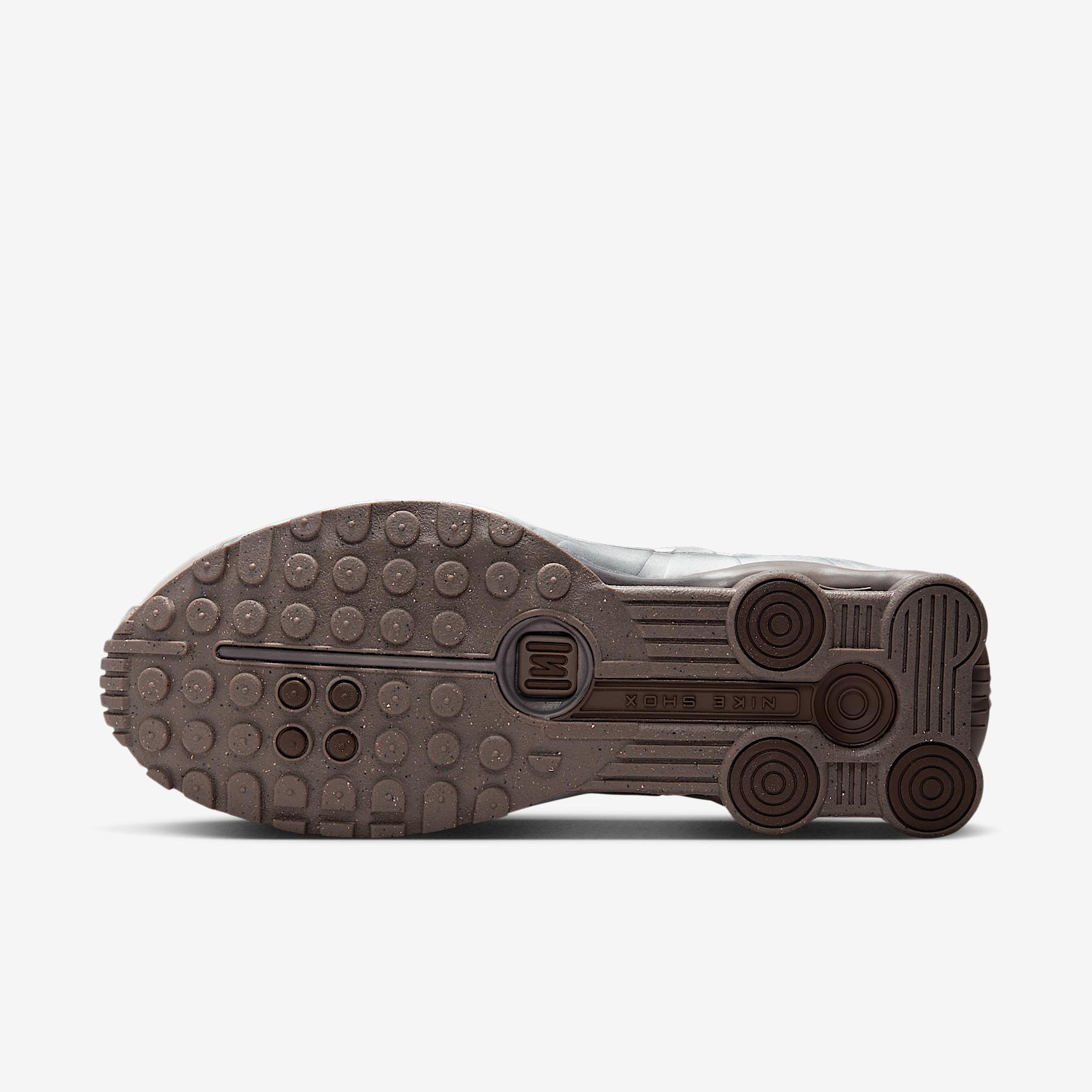 Nike Mens Shox R4 Shoes | HQ1988-400 Product Image