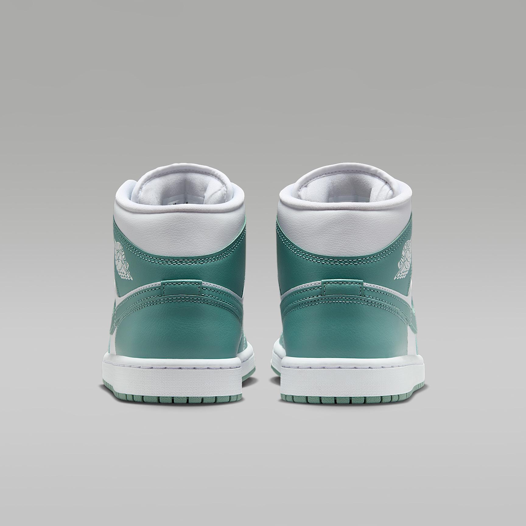 Women's Air Jordan 1 Mid Shoes Product Image