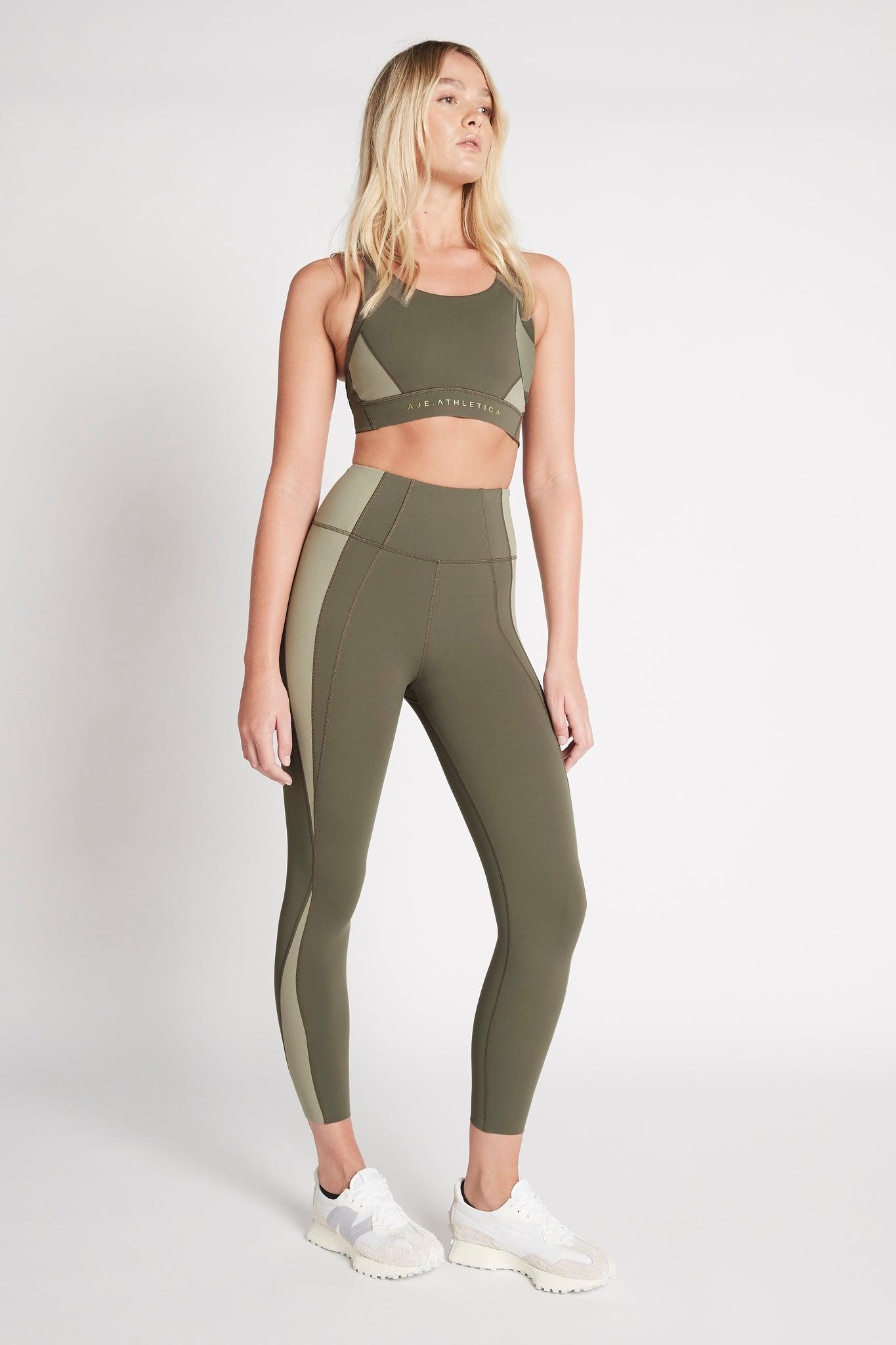 High Rise Signature Logo 7/8 Legging 210 Product Image