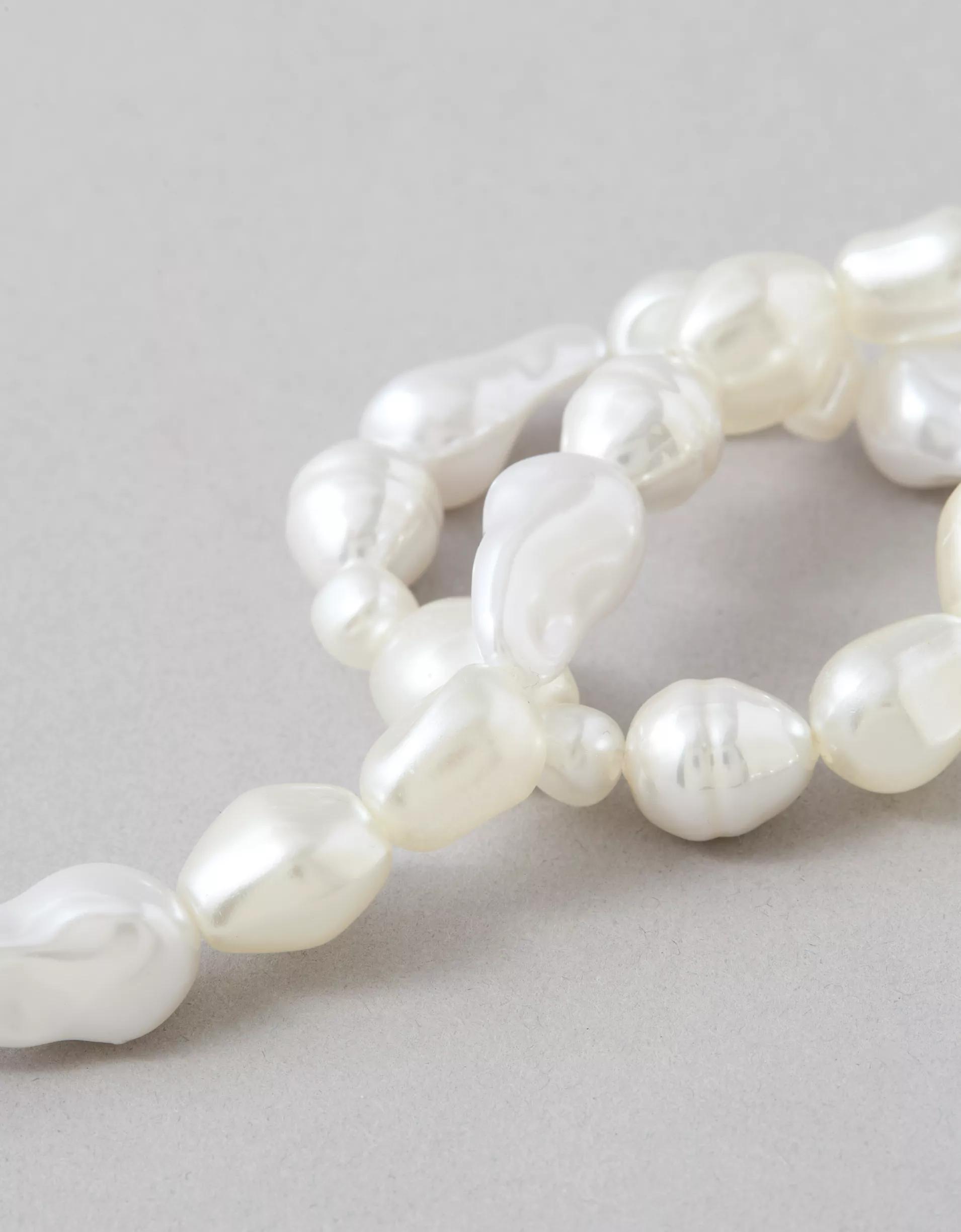 AEO Chunky Pearl Necklace Product Image