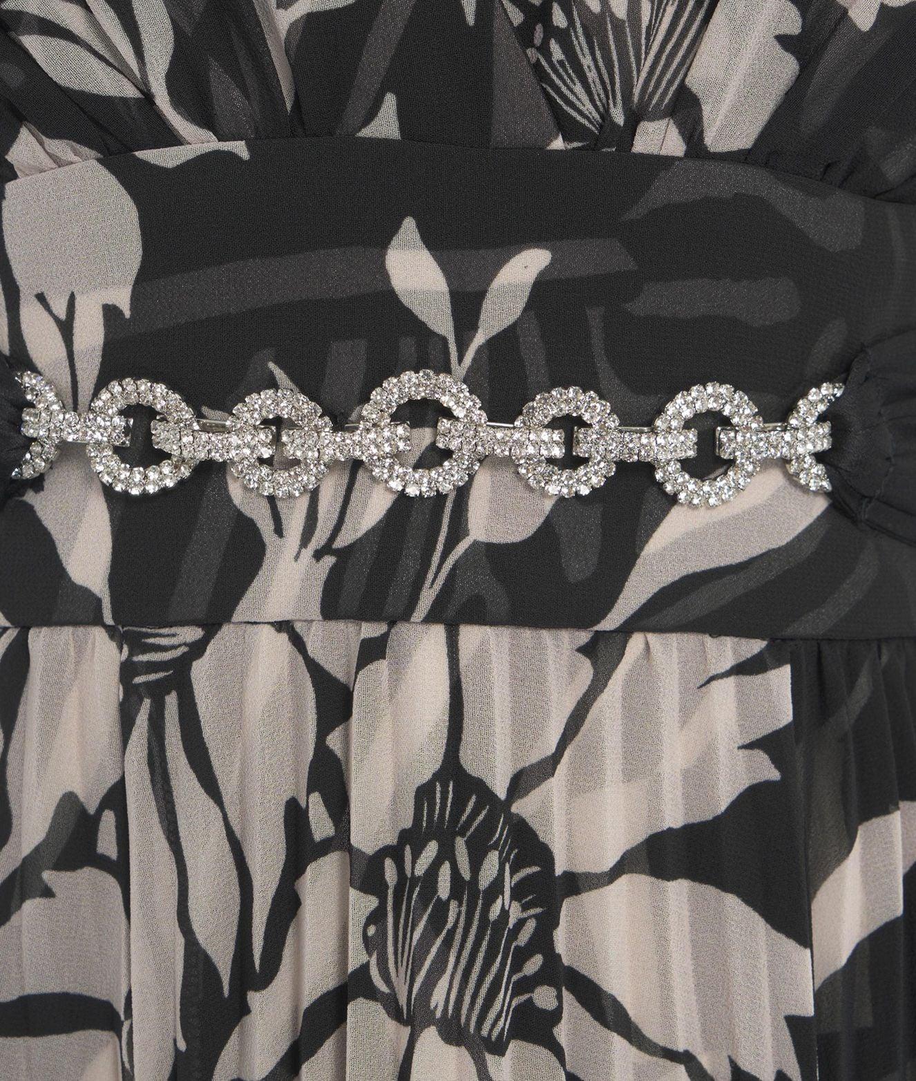 Pleated maxi dress with floral pattern Product Image