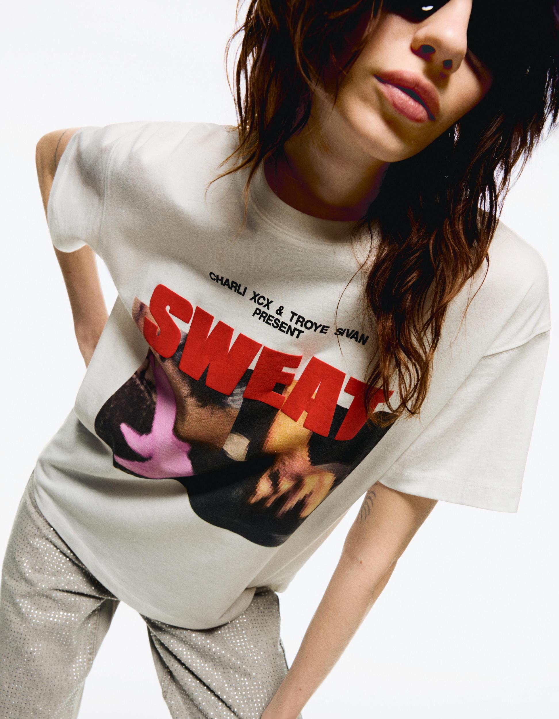 Sweat Charli xcx & Troye Sivan short sleeve T-shirt Product Image