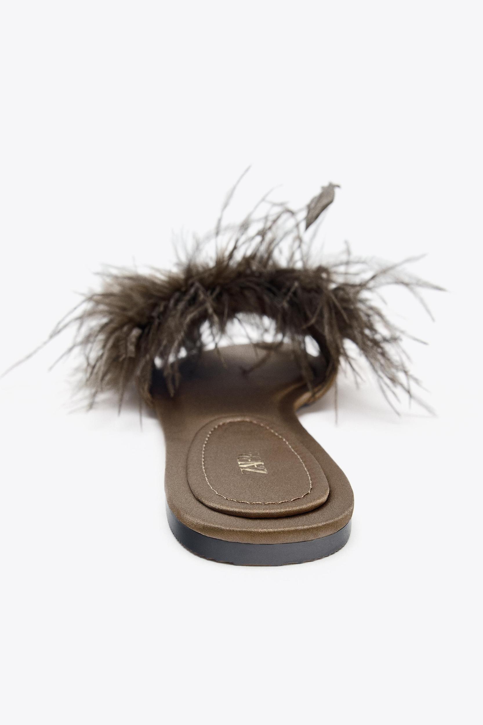 FEATHER FLAT SANDALS Product Image