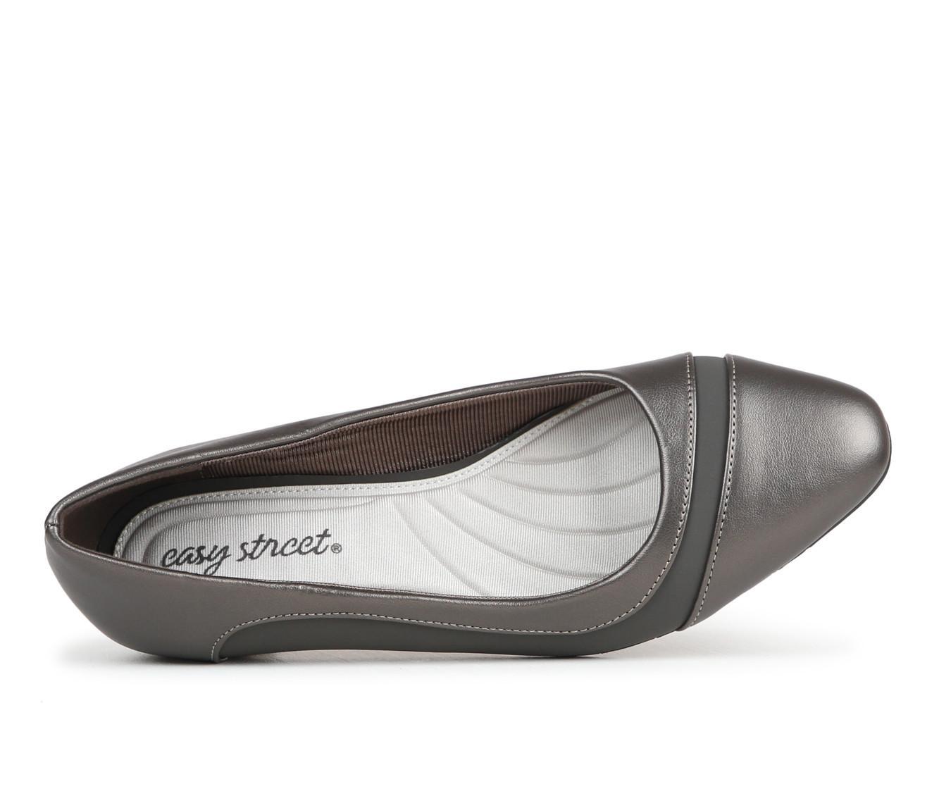 Women's Easy Street Dez Pumps Product Image