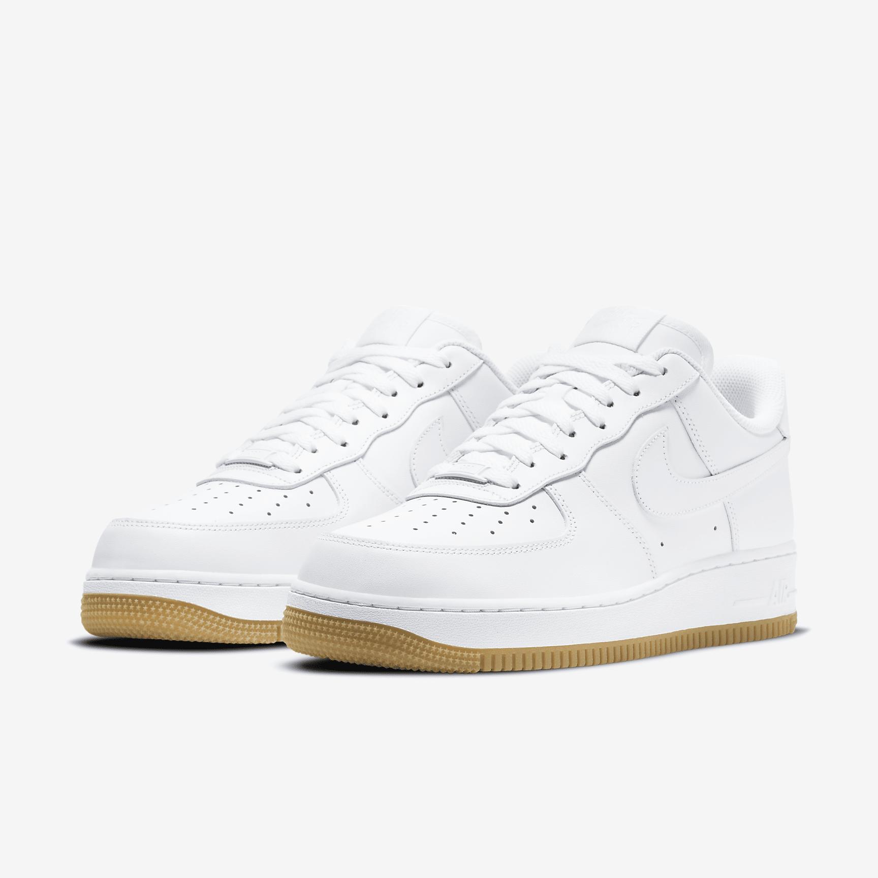 Mens Nike Air Force 1 07 Casual Shoes Product Image