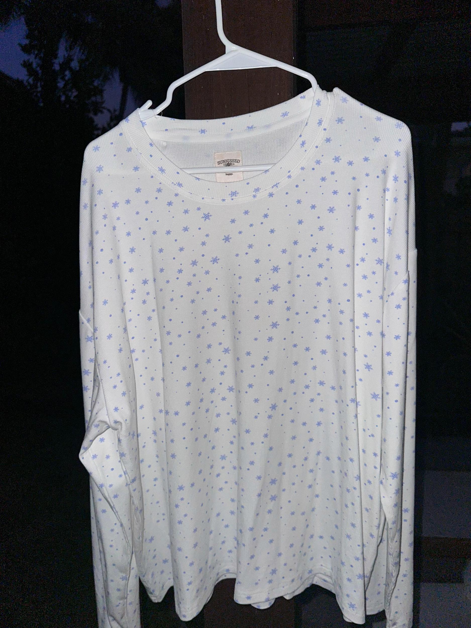Snowflake Sunkissedcoconut Long Sleeve Pajama Top Product Image