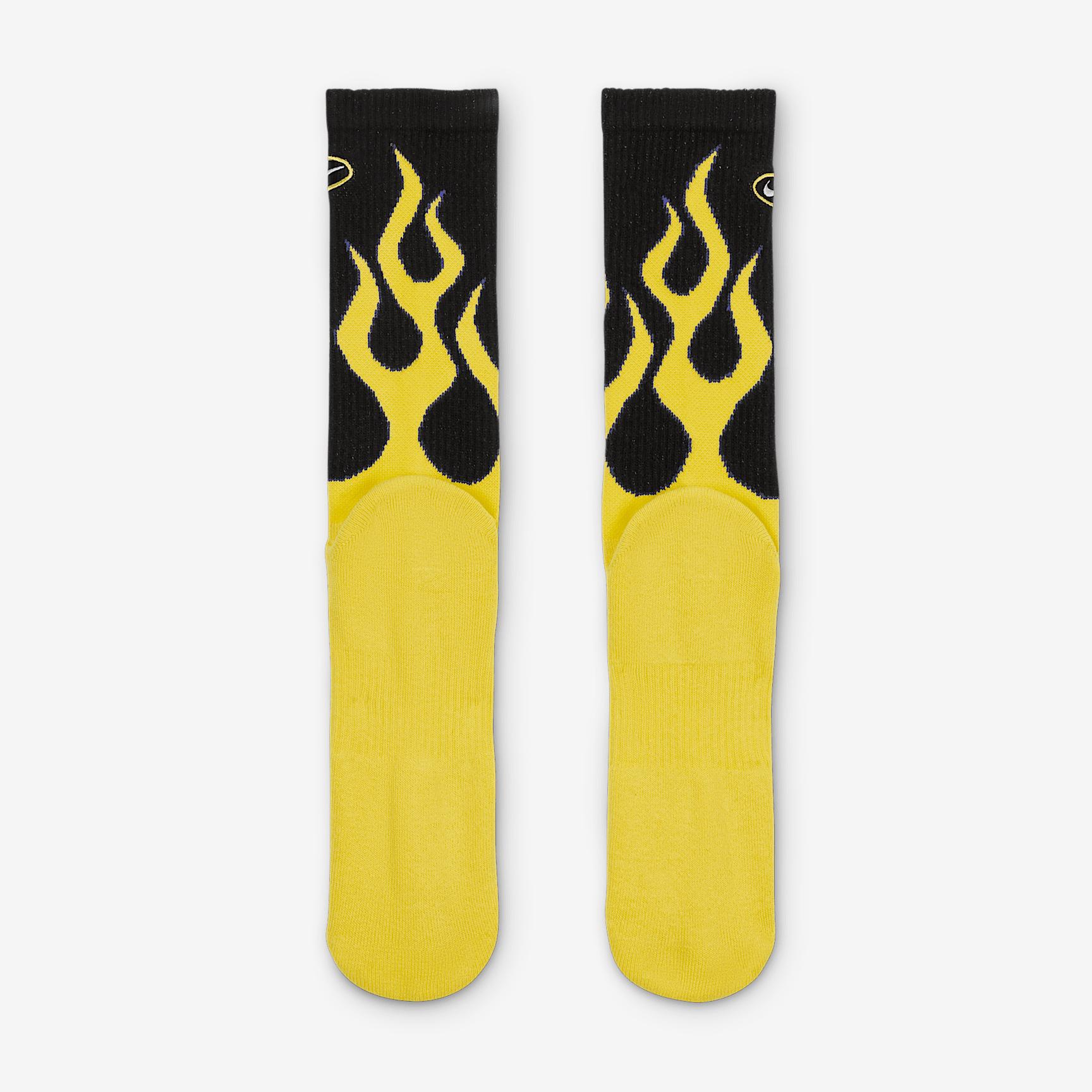 Nike Unisex Everyday Plus Cushioned Crew Socks (1 Pair) Product Image