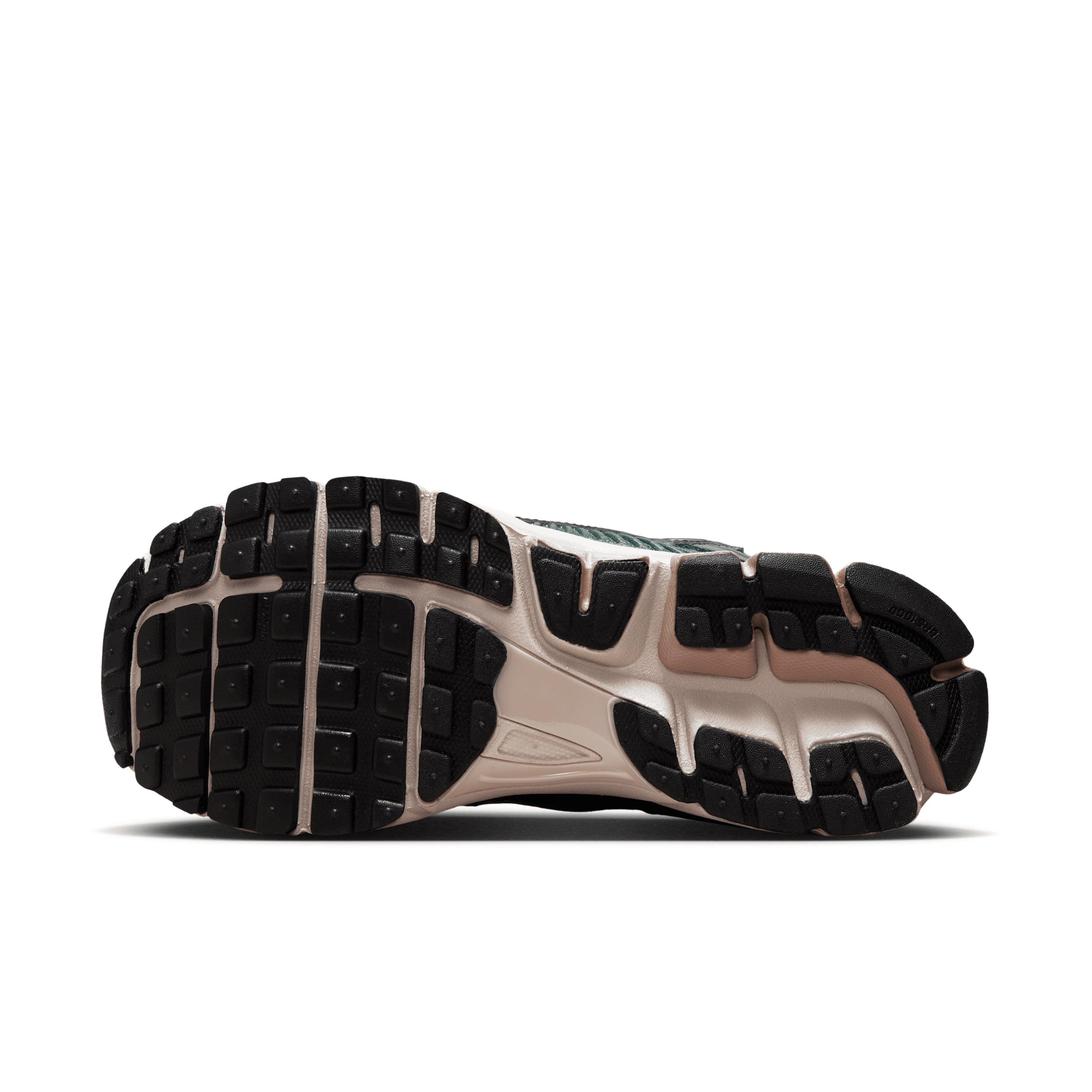 Nike Women's Zoom Vomero 5 Shoes Product Image