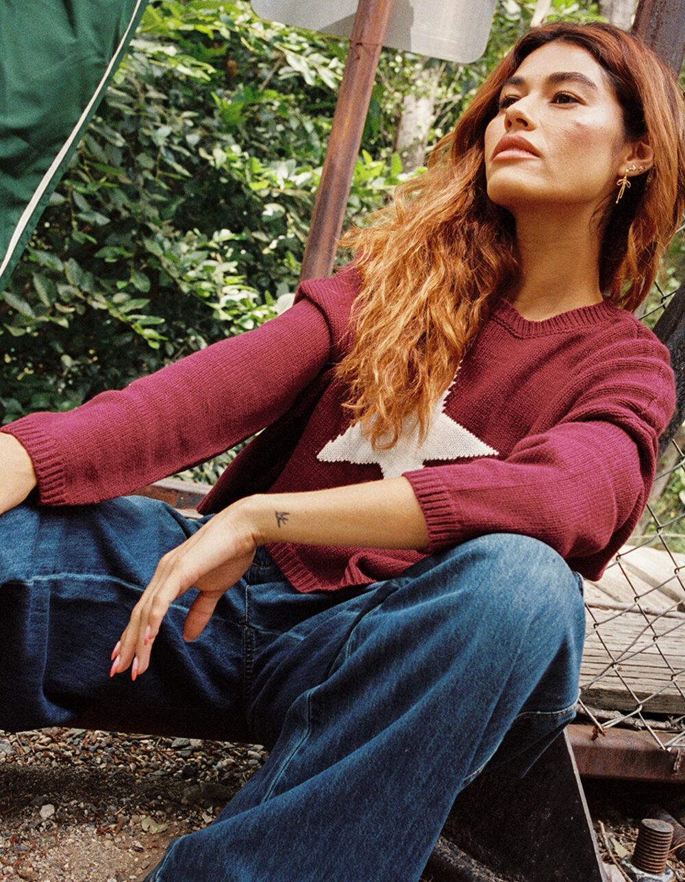 RSQ Womens Star Icon Sweater - BURGUNDY Product Image