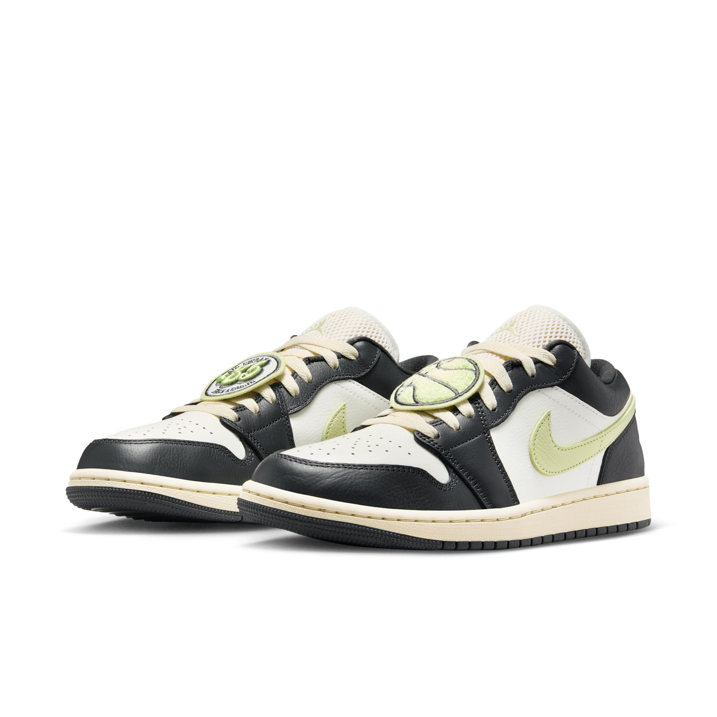 Womens Air Jordan 1 Low SE Shoes | HQ3009-003 Product Image