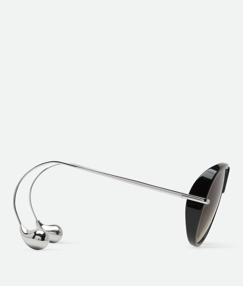 Drop Aviator Sunglasses in Black/brown Product Image