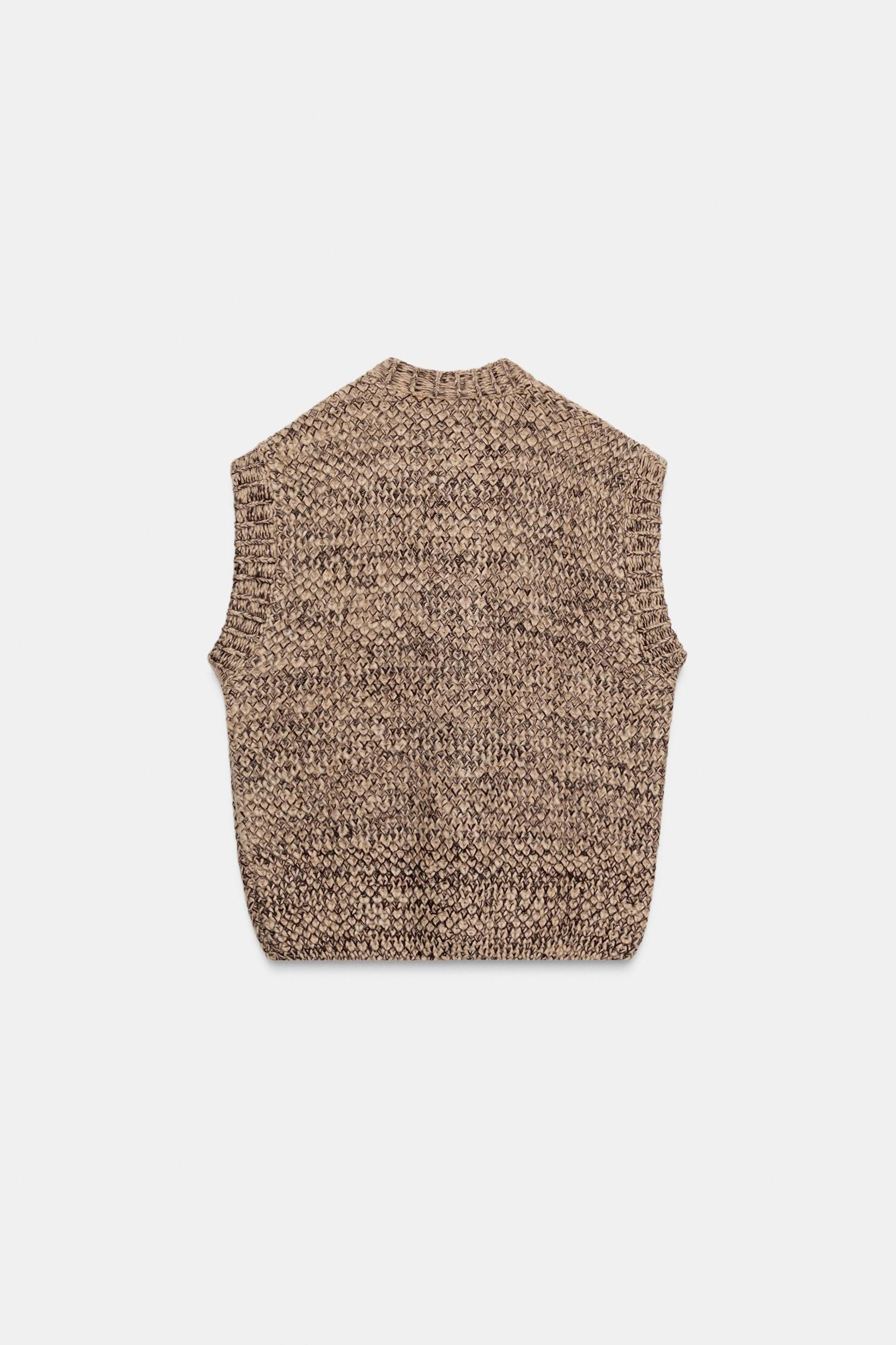CHUNKY KNIT VEST Product Image