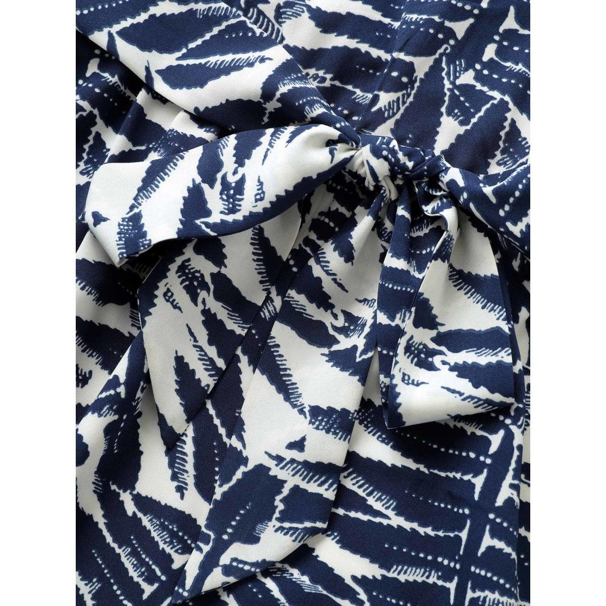 Plus Size Plants Wrap Pocket Sleeveless Belted Dress DarkBlue Women Resort Non Overlap Collar Sleeveless Curvy Midi Dress BloomChic 26/4X Product Image