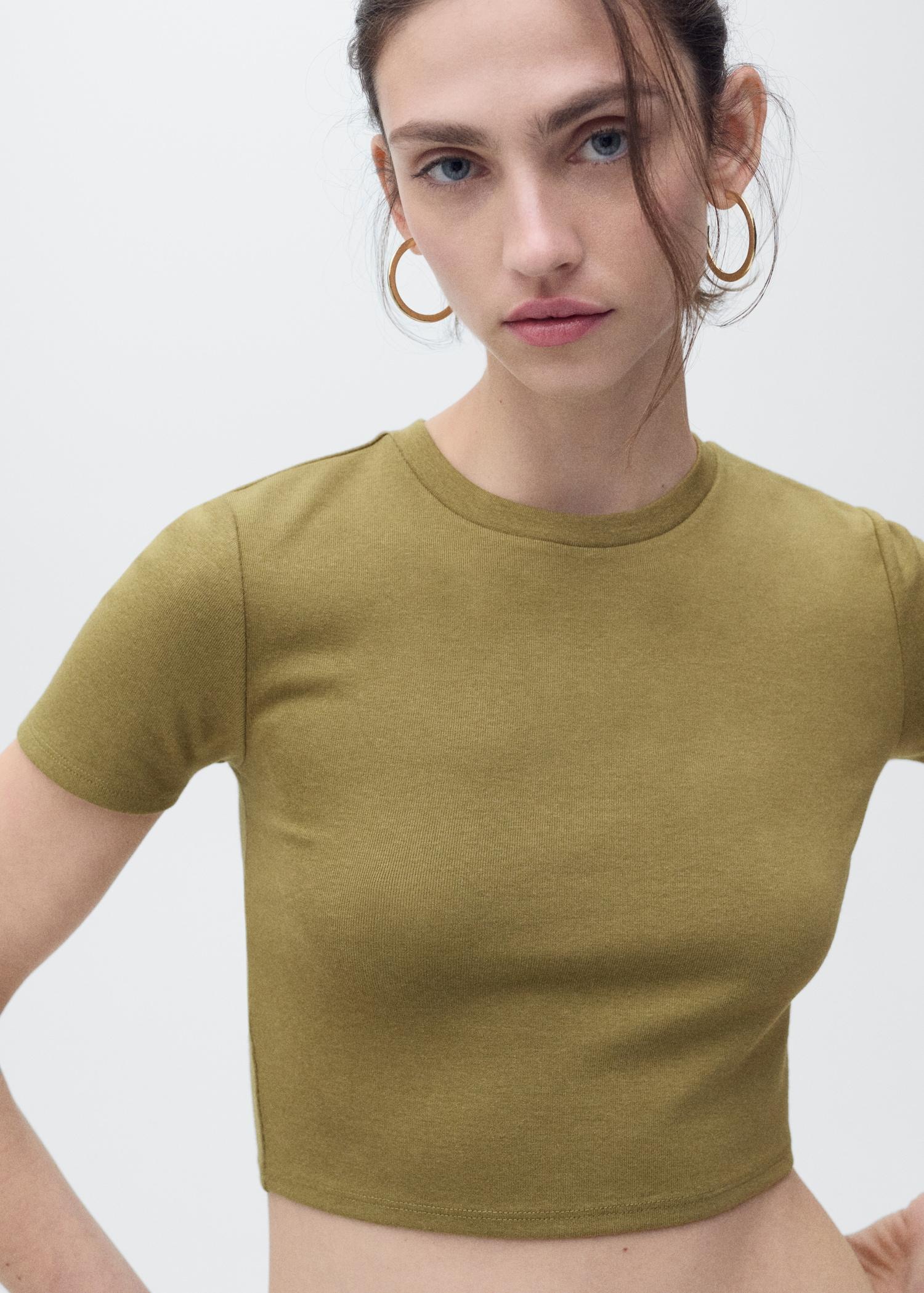 Fitted cropped t-shirt - Women | MANGO USA Product Image