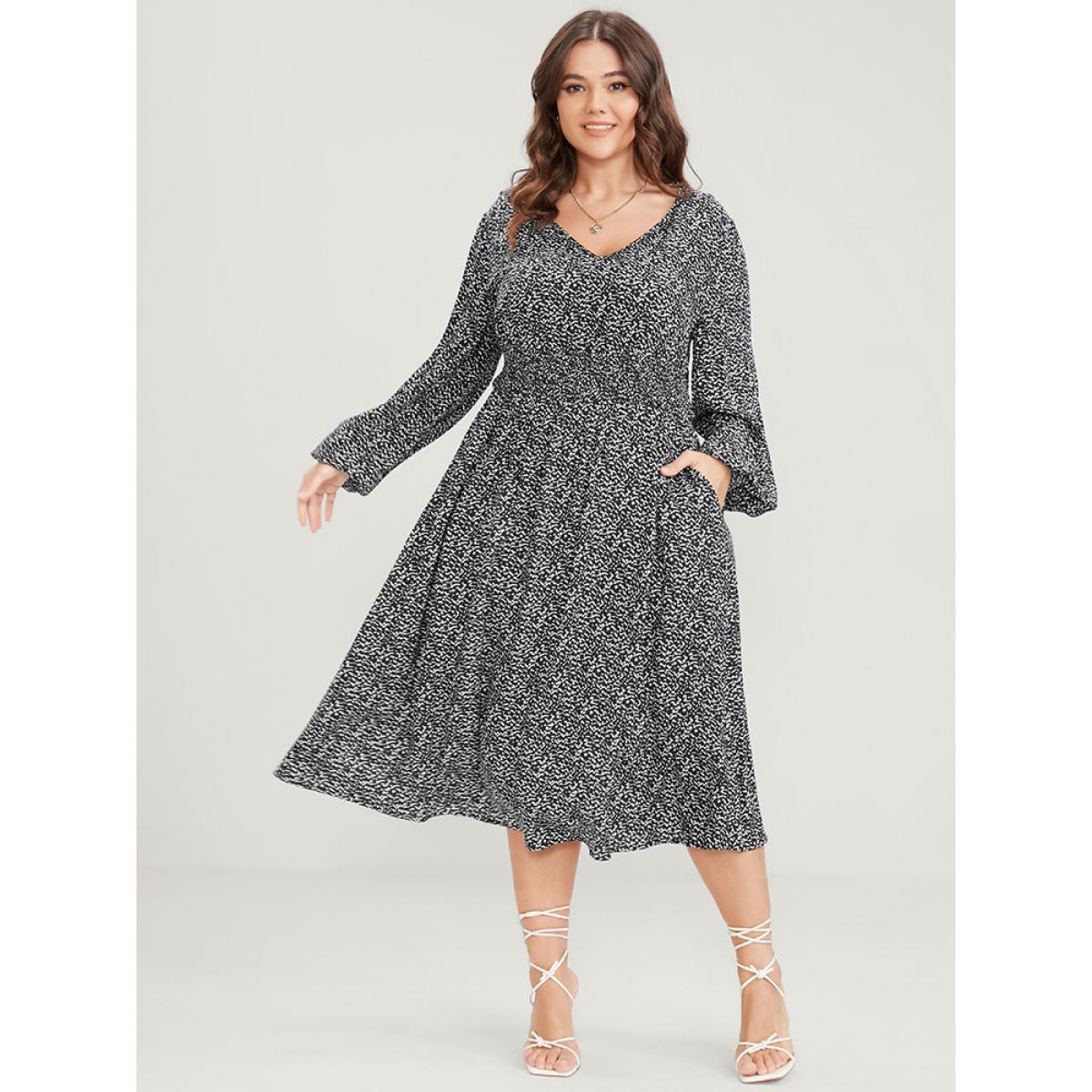 Plus Size Geometric Pocket Lantern Sleeve Shirred Midi Dress Midnight Women Elegant Elastic Waist V-neck Long Sleeve Curvy Midi Dress BloomChic 10/M Product Image