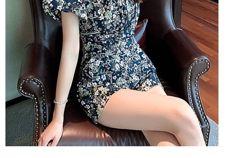 Short Sleeve Square Neck Floral Print Romper Product Image