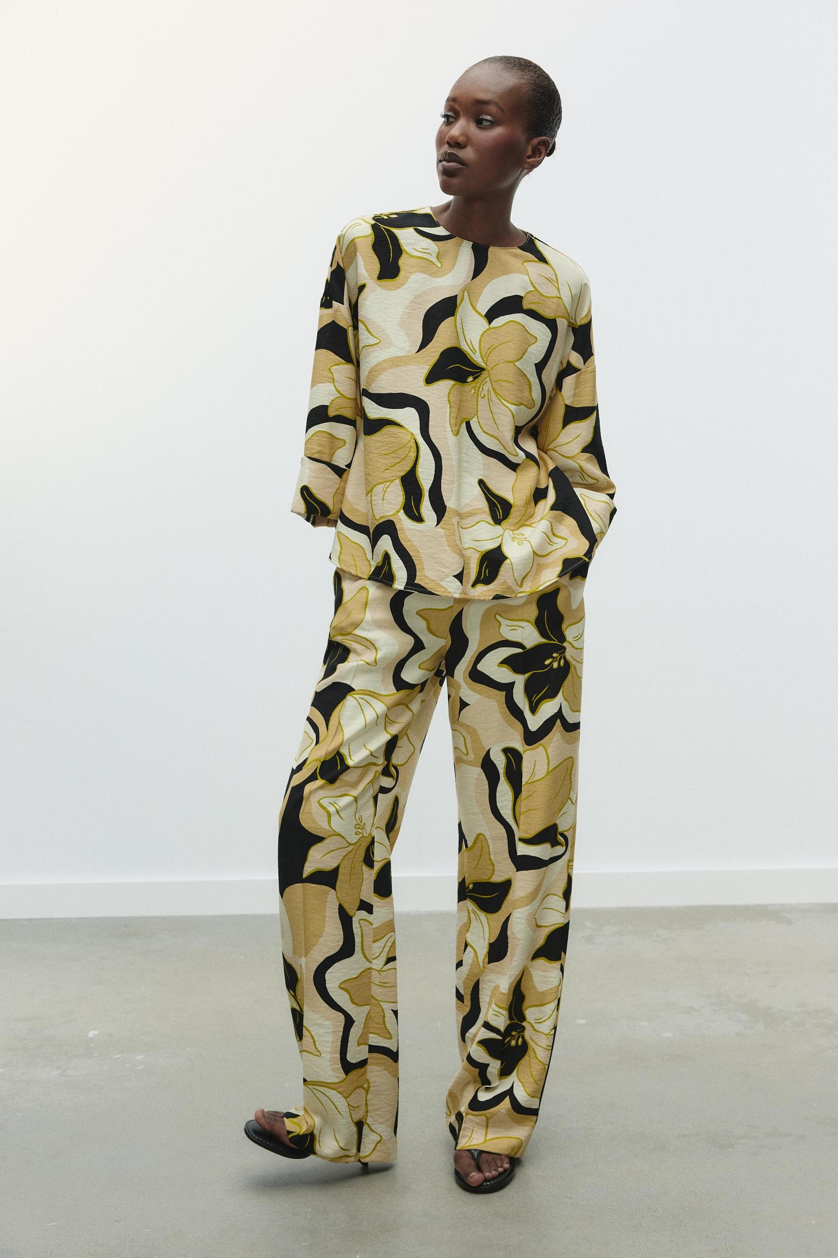 PRINTED WIDE-LEG PANTS Product Image