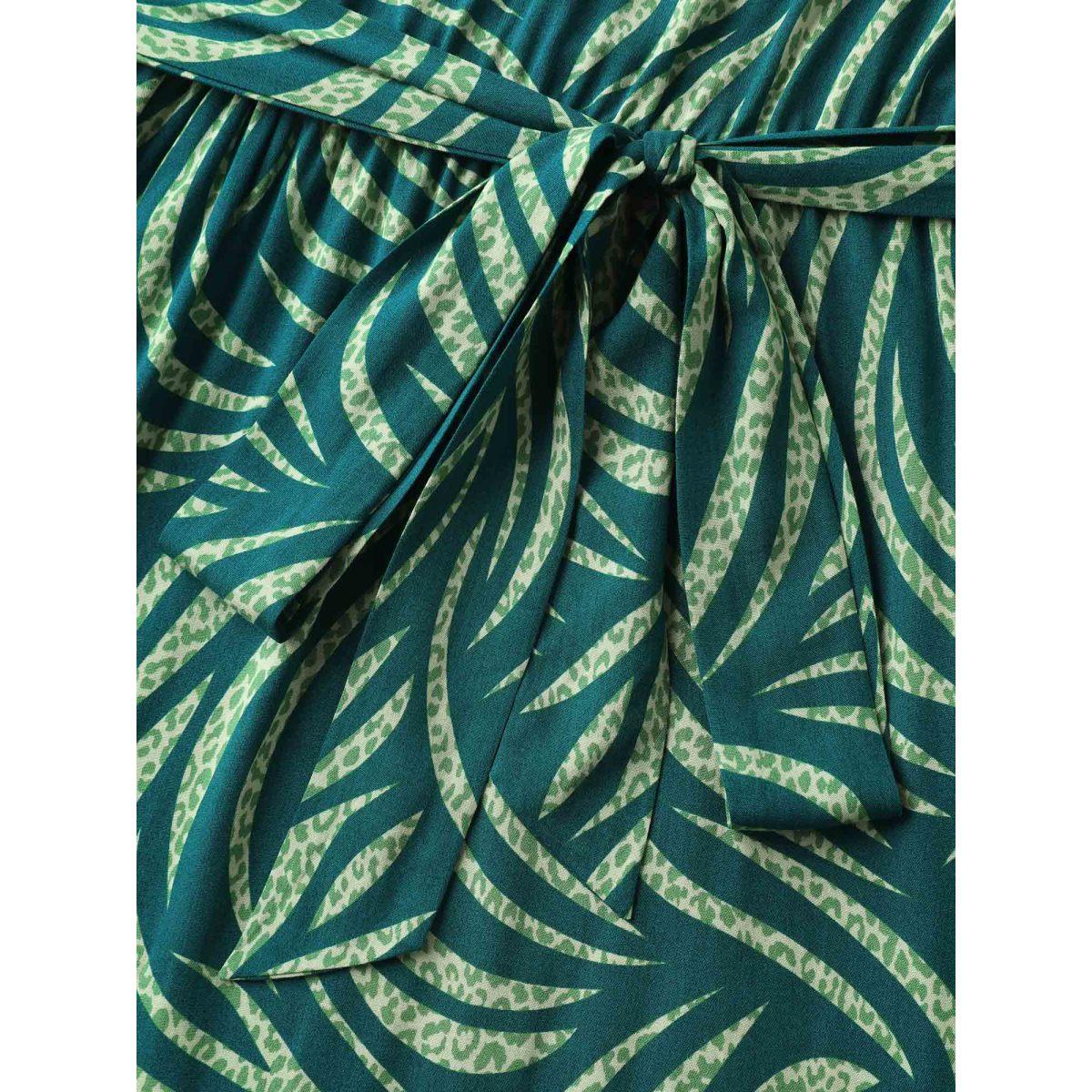 Plus Size Grassy Print Curvy Hem Pockets Midi Dress Teal Women Flat collar with V-notch Short sleeve Curvy BloomChic 28/5X Product Image