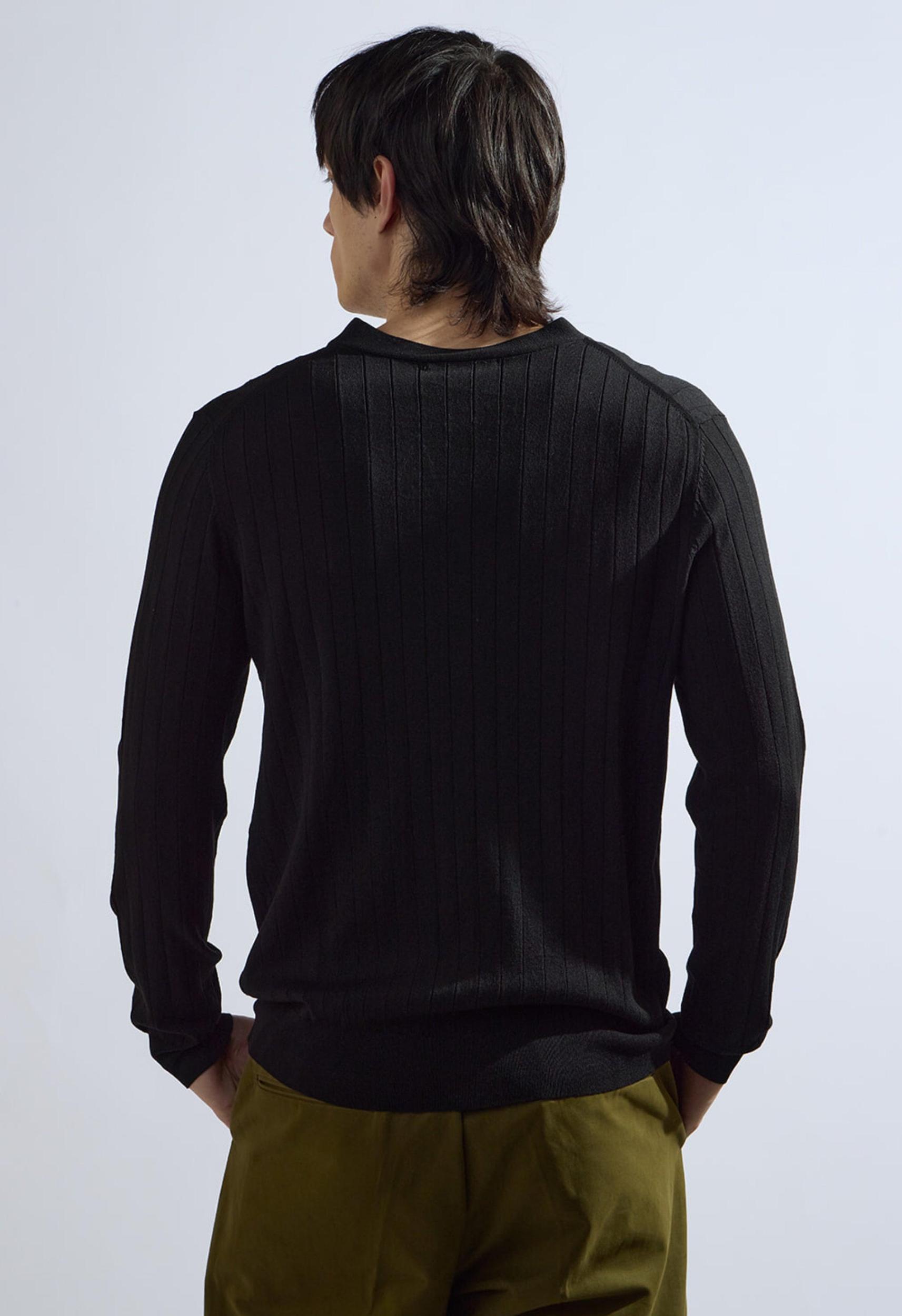 Casual Cardigan in Black Product Image
