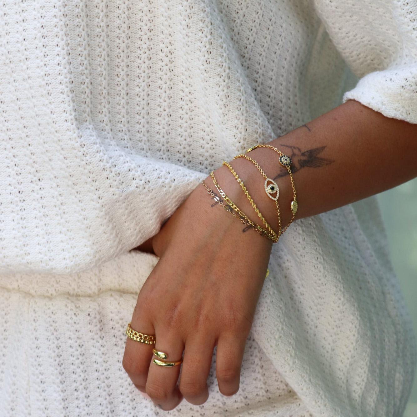 Girly Pearly Bracelet Product Image