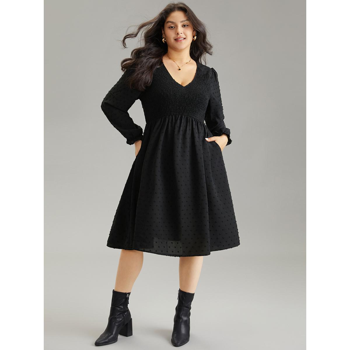 Plus Size Plain Gathered Texture Shirred Elastic Waist Dress Black Women Elegant Texture V-neck Long Sleeve Curvy Midi Dress BloomChic 12/L Product Image