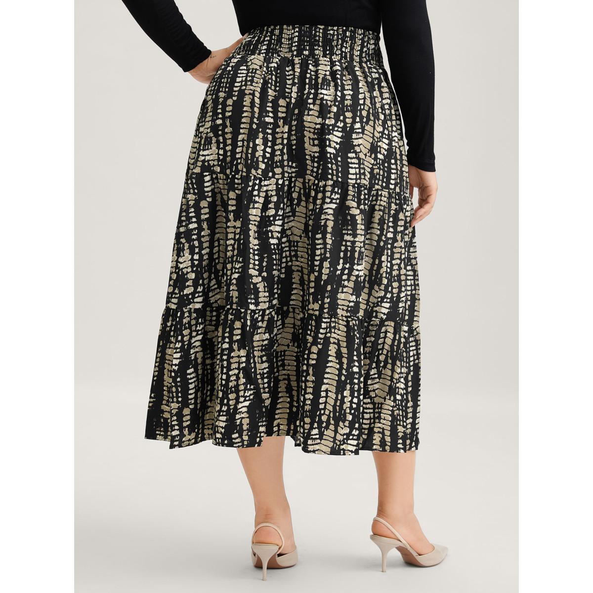 Plus Size Geometric Shirred Ruffle Layered Hem Skirt Women Black Leisure Shirred No stretch Slanted pocket Casual Skirts BloomChic 14-16/1X Product Image