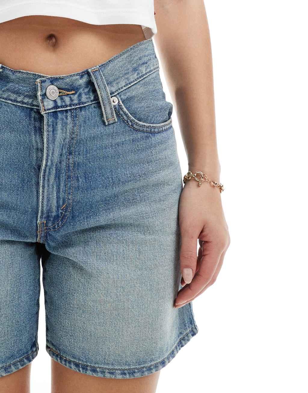 Levi's '94 baggy shorts in light wash blue | ASOS Product Image