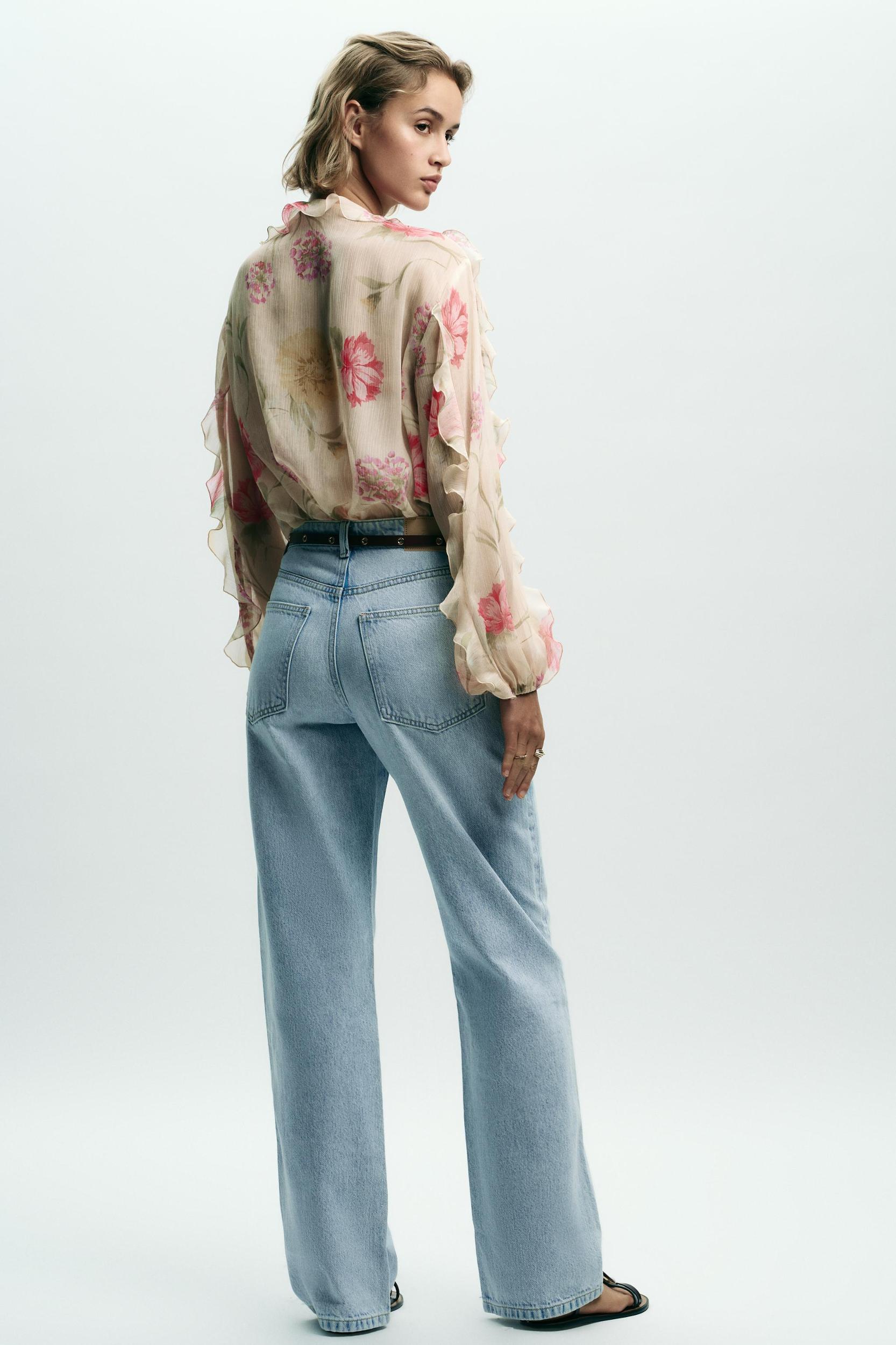 Z1975 HIGH-WAISTED REGULAR FIT JEANS WITH BELT Product Image