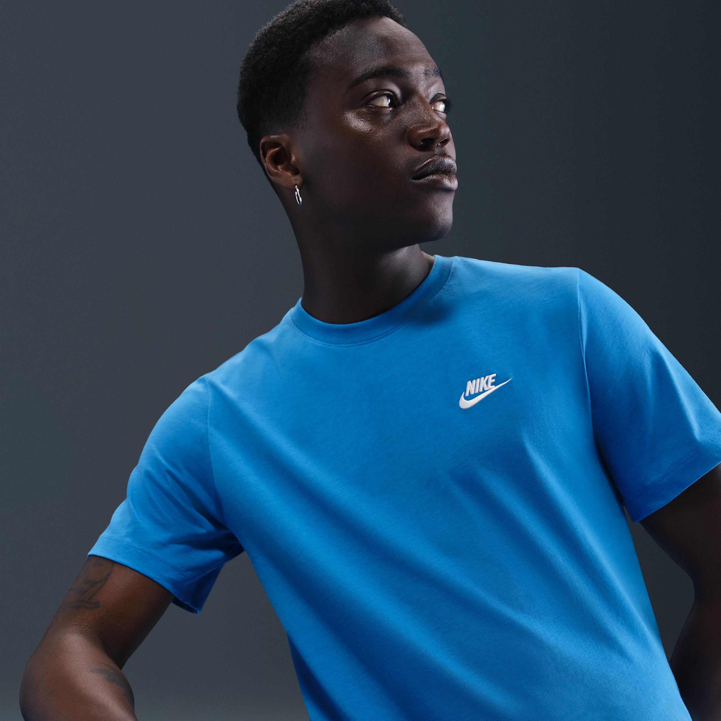 Mens Nike Sportswear Club T-Shirt | AR4997-435 Product Image