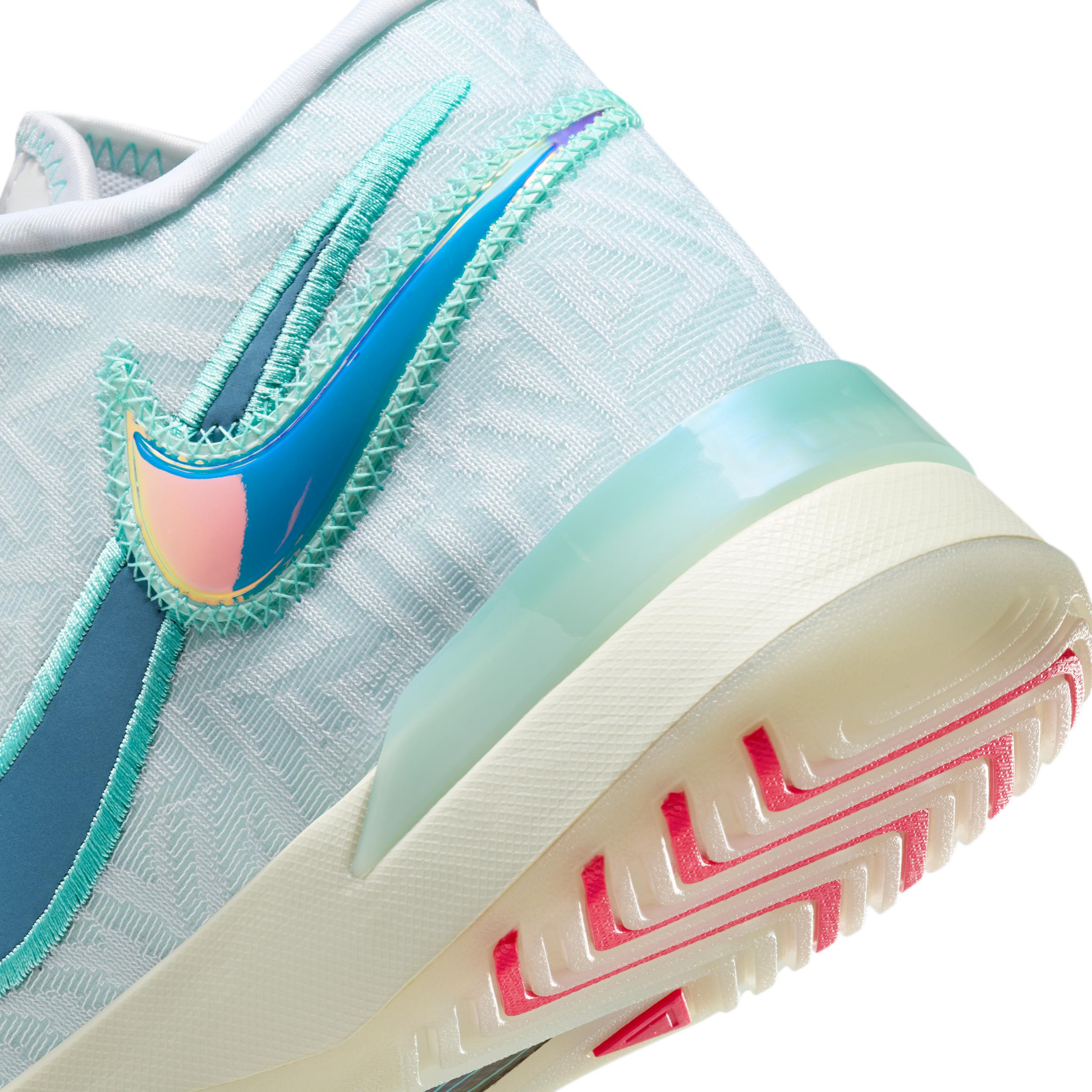 Nike Men's LeBron NXXT Genisus Basketball Shoes Product Image