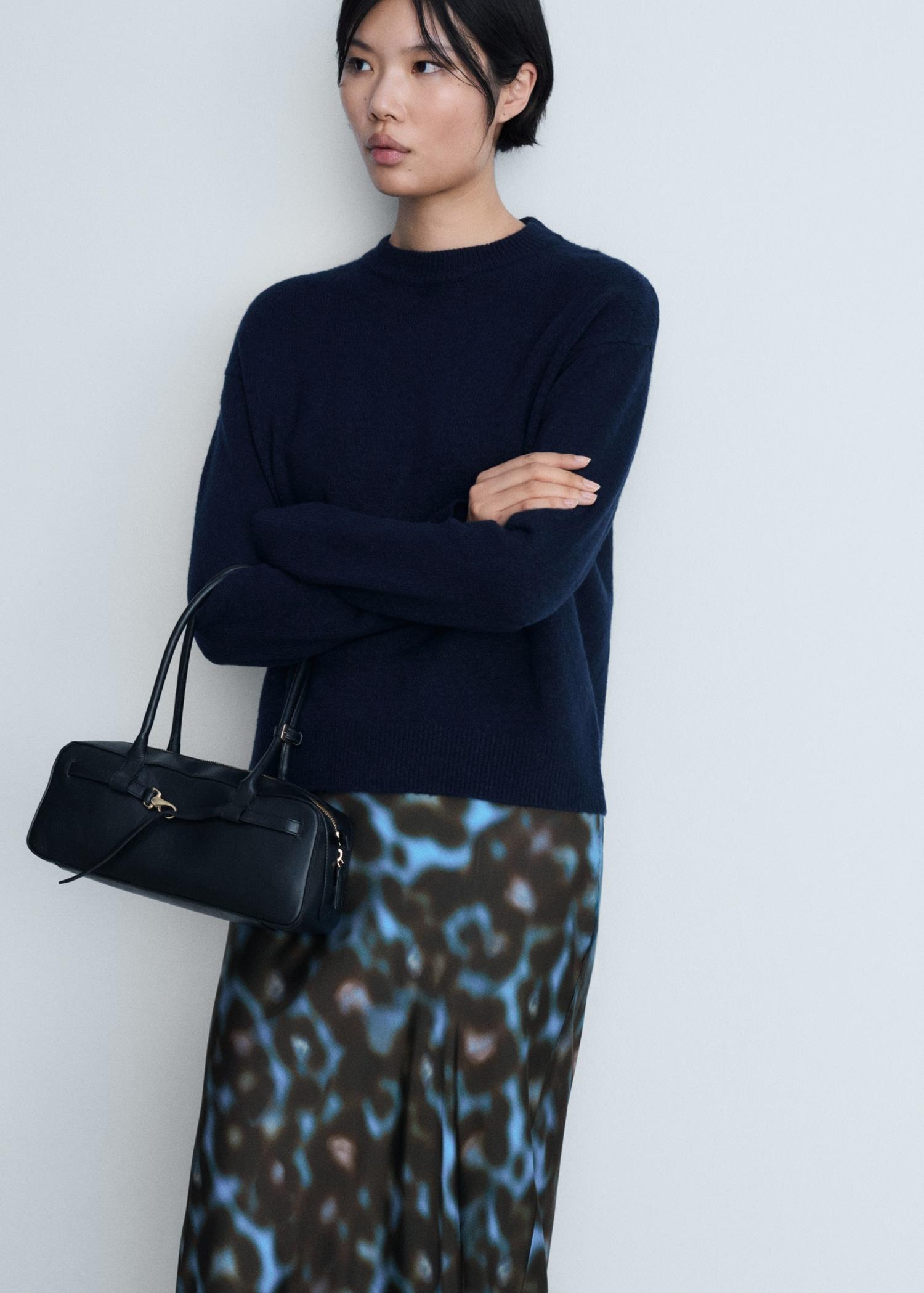 Printed satin skirt - Women | MANGO USA Product Image